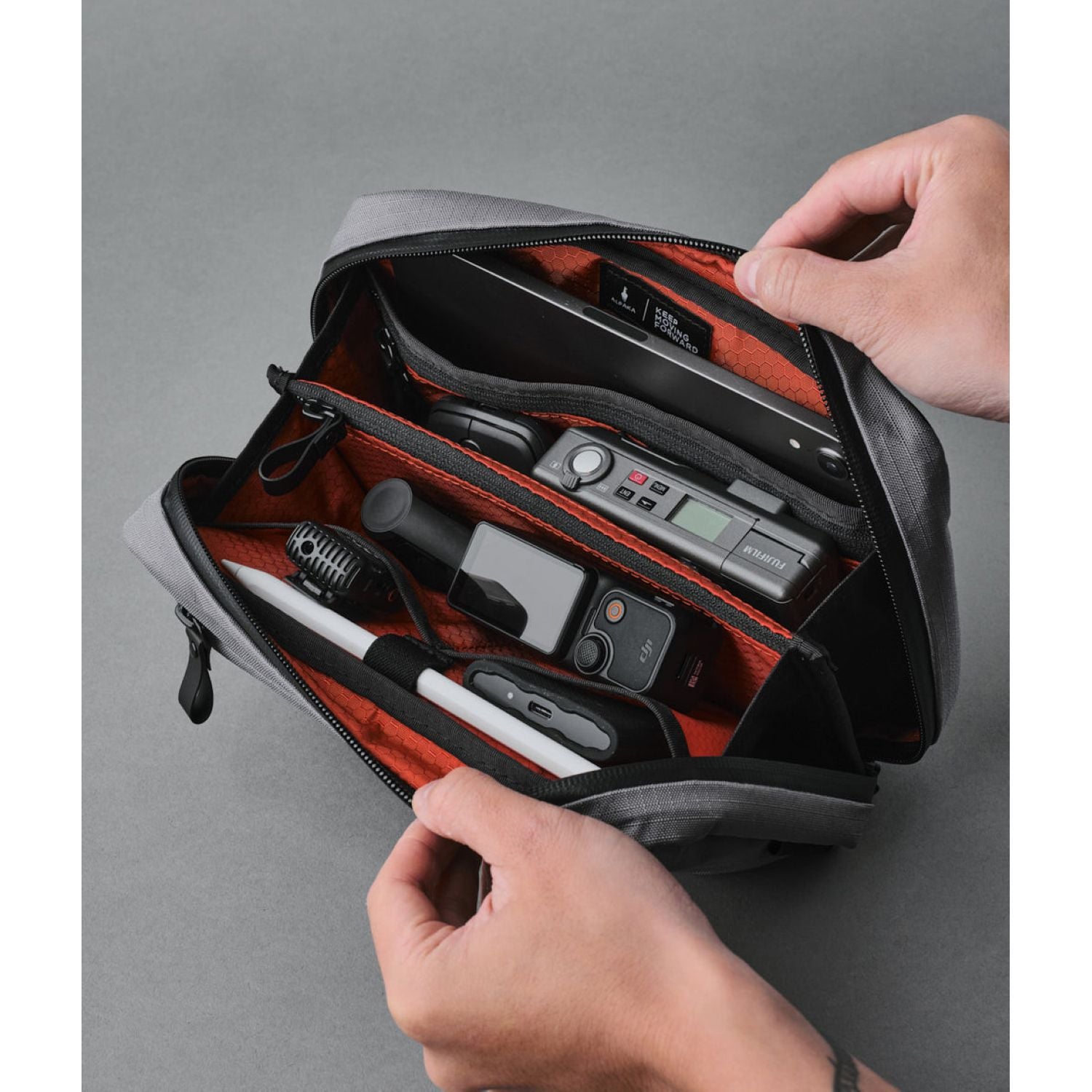 ALPAKA Elements Tech Case Sling