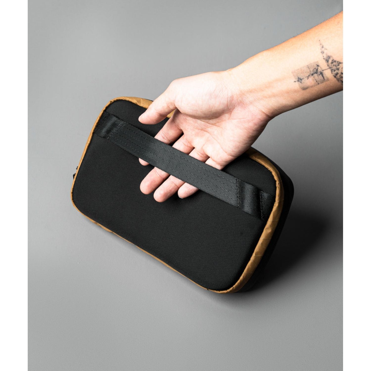 ALPAKA Elements Tech Case Sling Mini