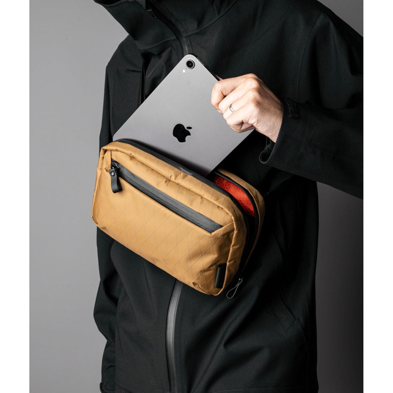 ALPAKA Elements Tech Case Sling