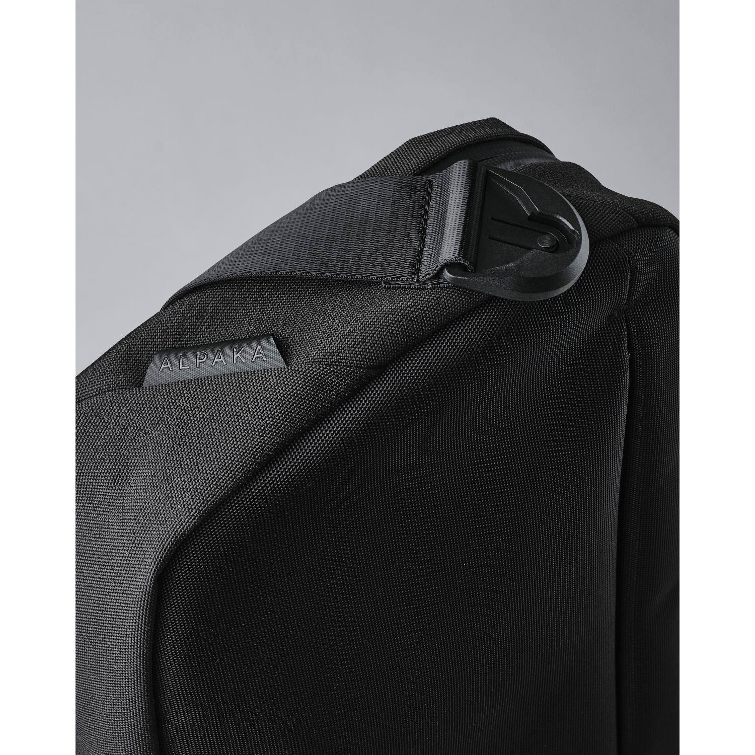 ALPAKA Go Sling Nano