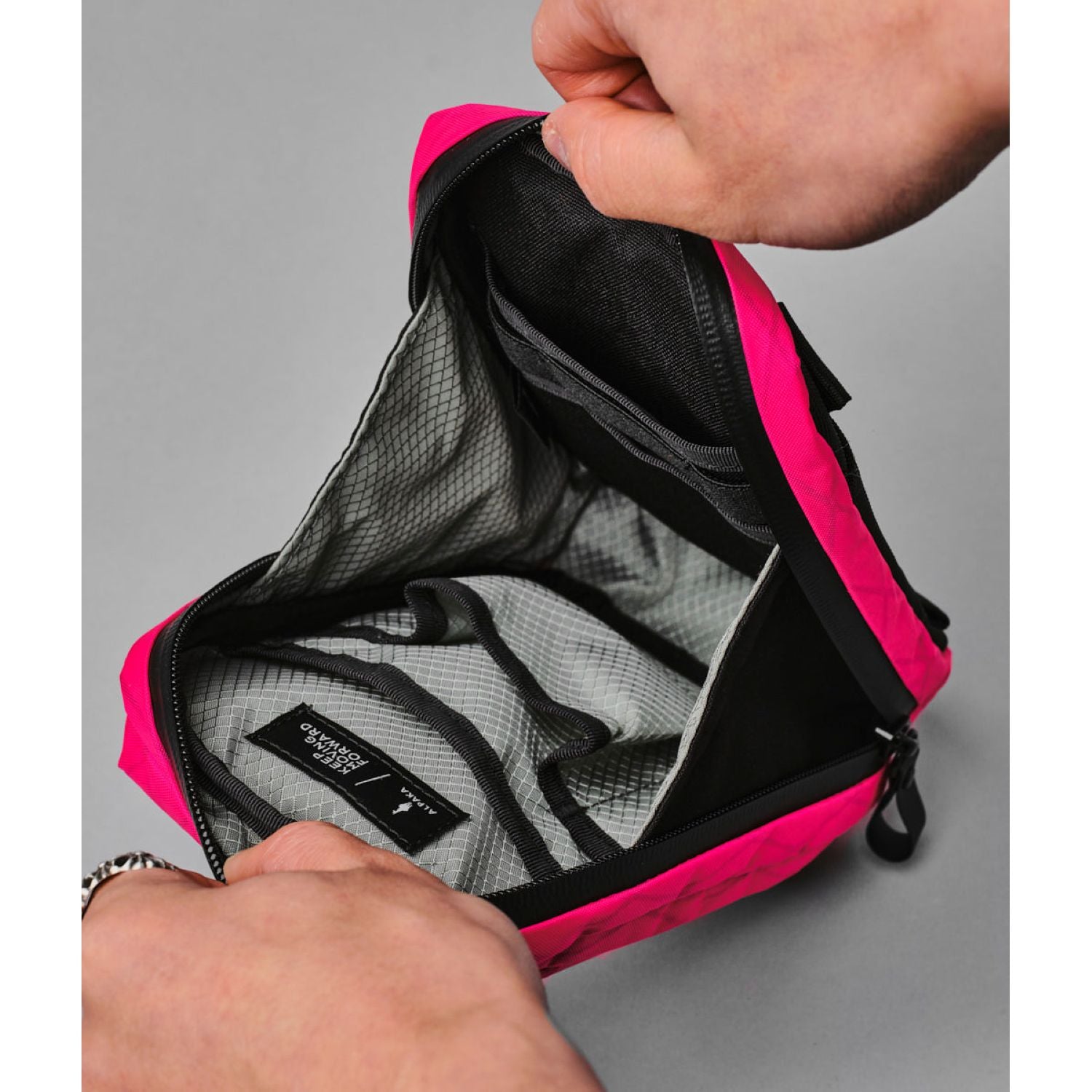 ALPAKA Metro Sling (X-Pac)