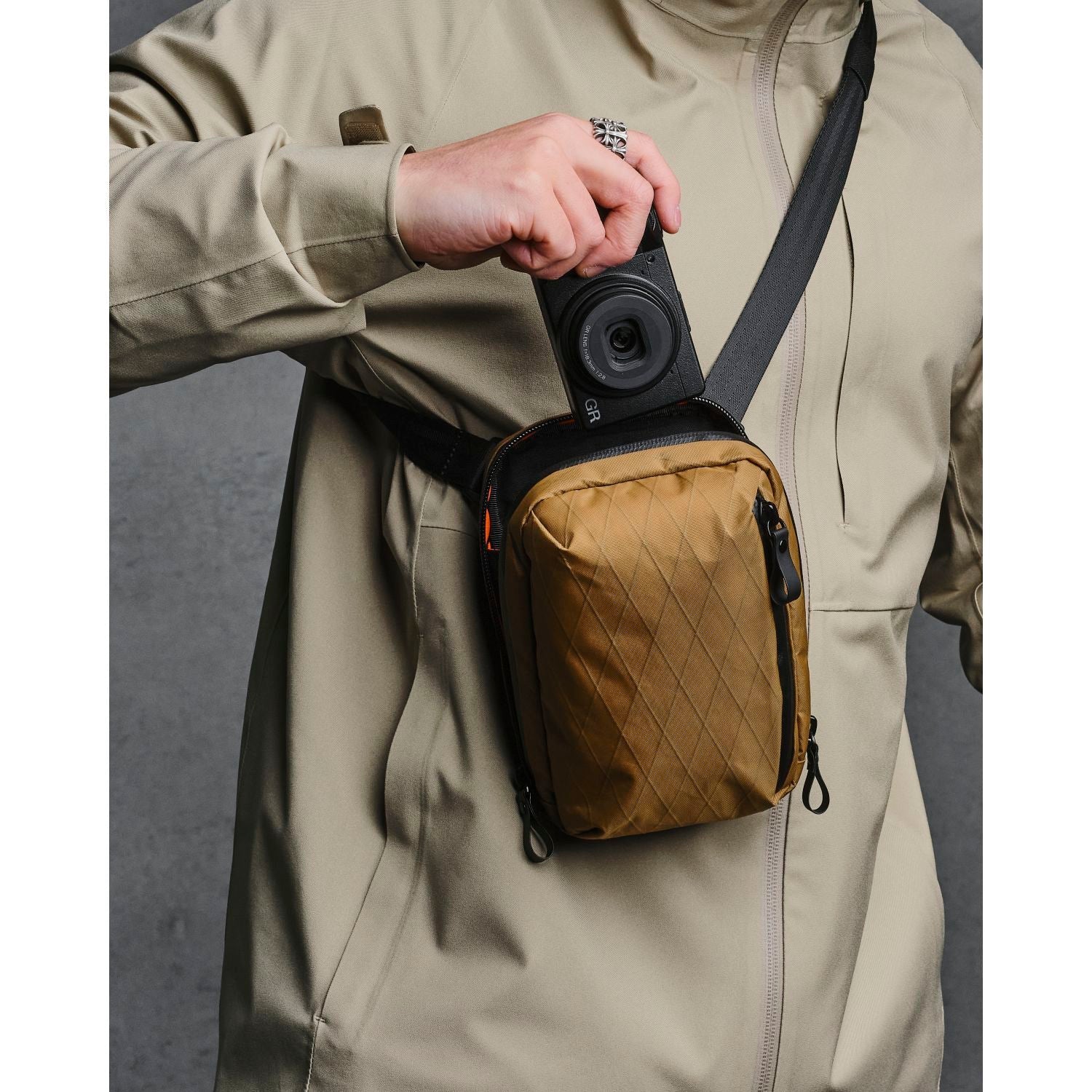 ALPAKA Metro Sling (X-Pac)