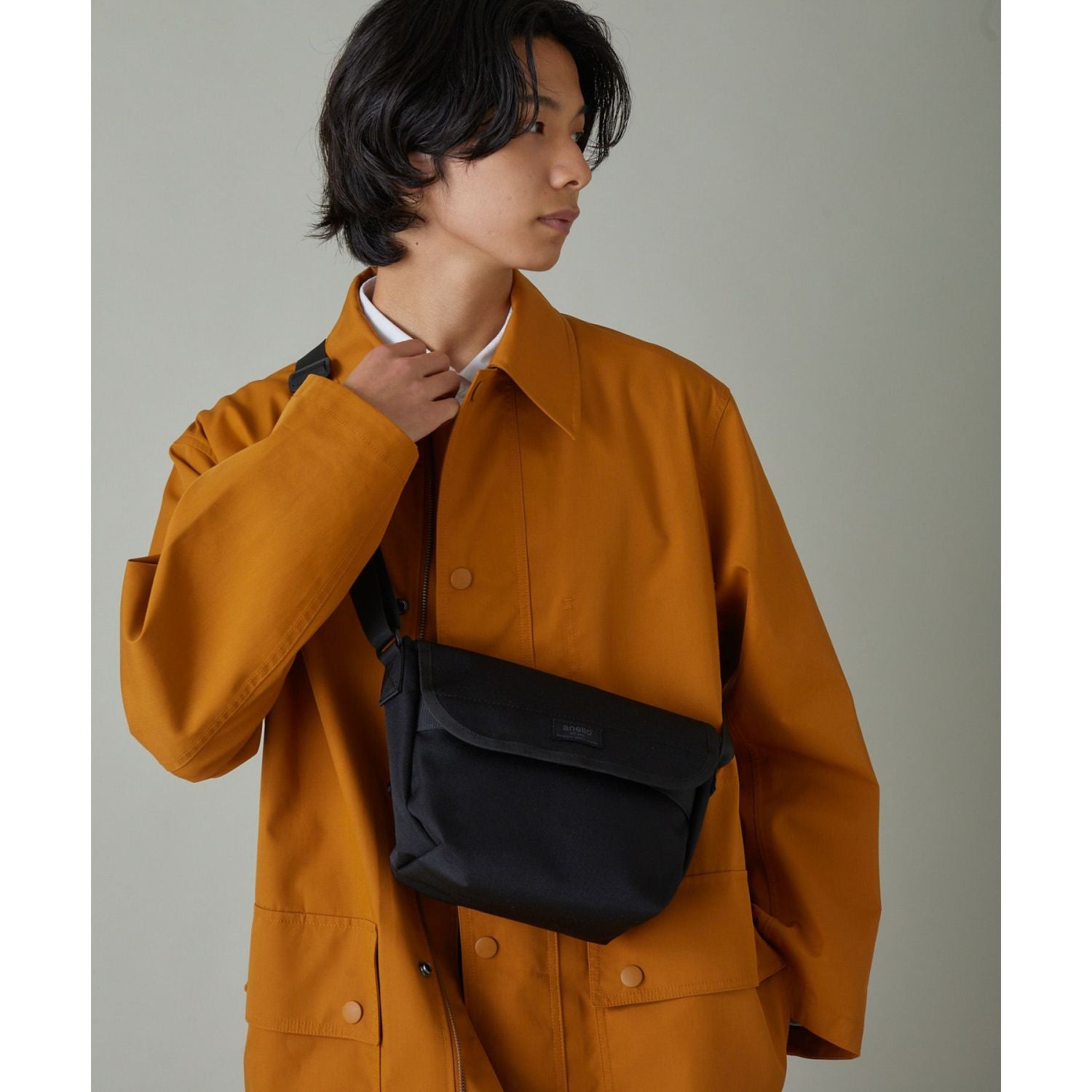 Anello Kuro Mini Messenger Bag