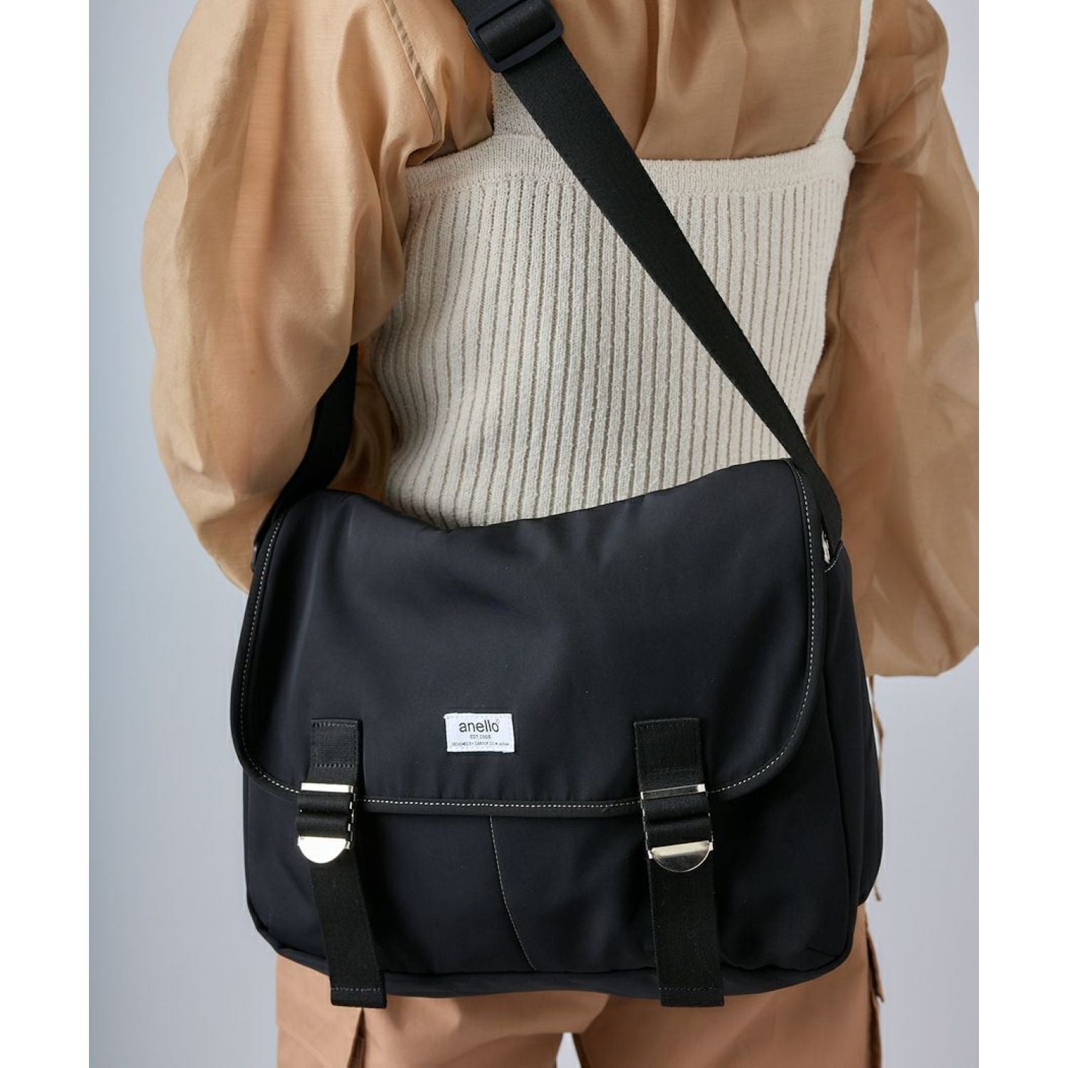 Anello Town Messenger Bag