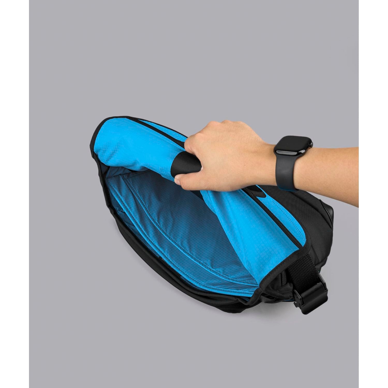 ALPAKA 7Ven Messenger Decade Edition 14" Ballastic Nylon 840D Bag