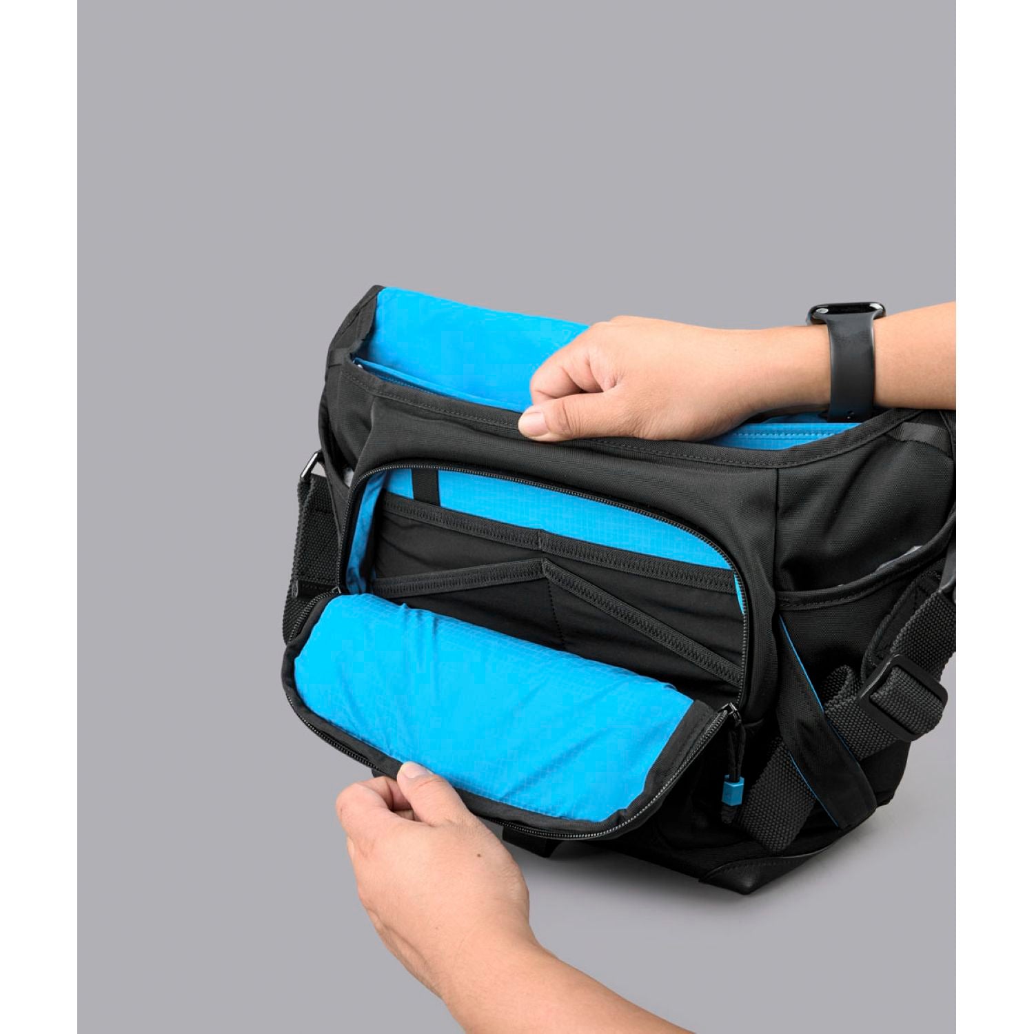 ALPAKA 7Ven Messenger Decade Edition 14" Ballastic Nylon 840D Bag