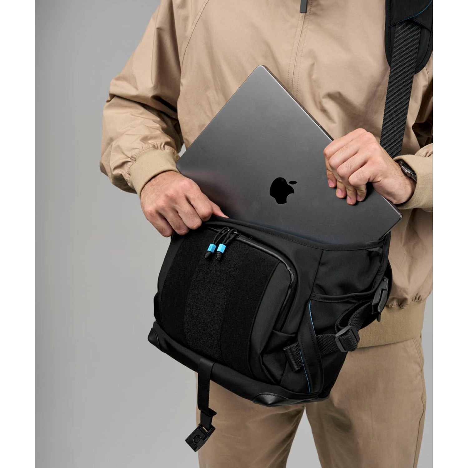 ALPAKA 7Ven Messenger Decade Edition 14" Ballastic Nylon 840D Bag