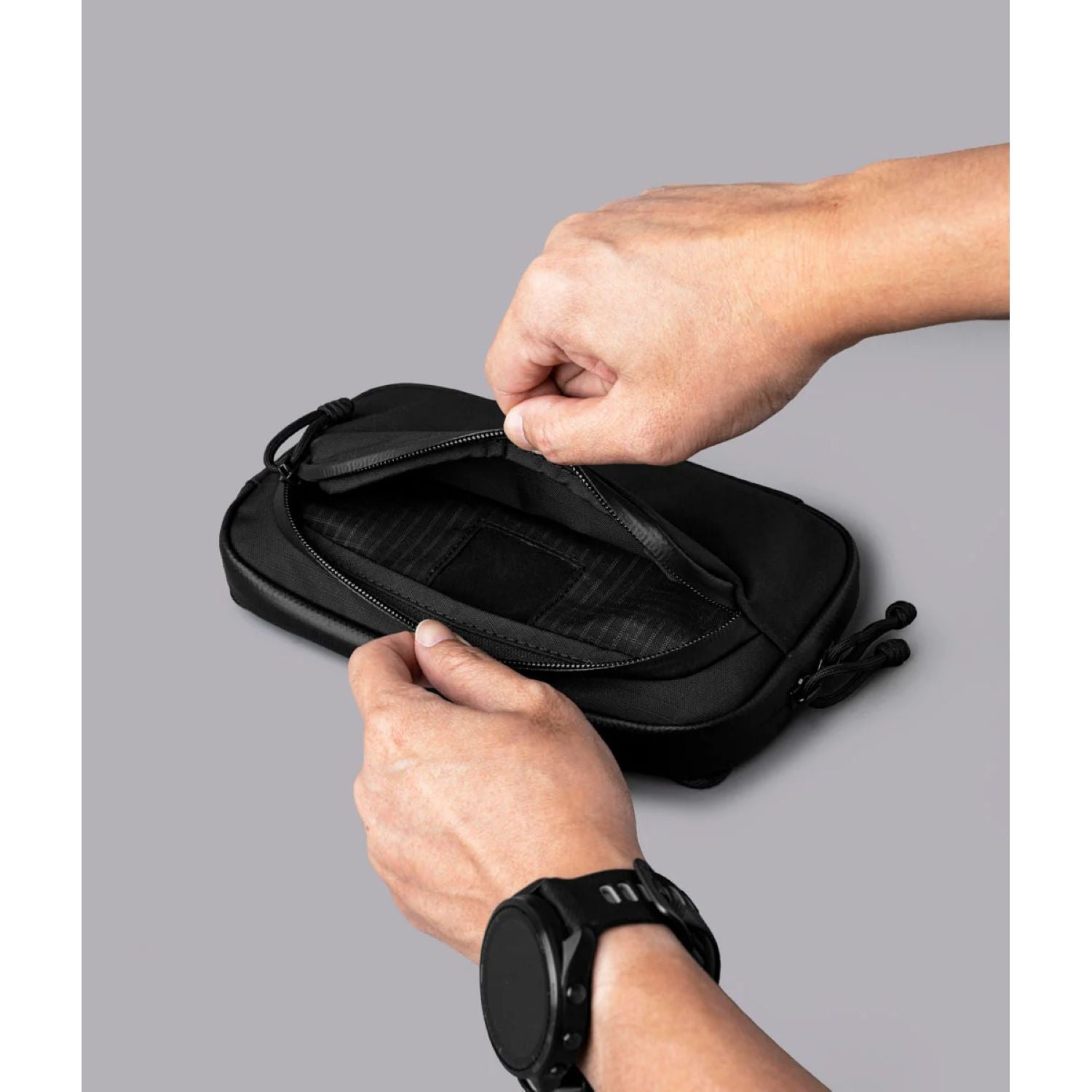 ALPAKA Bravo Passport Pouch