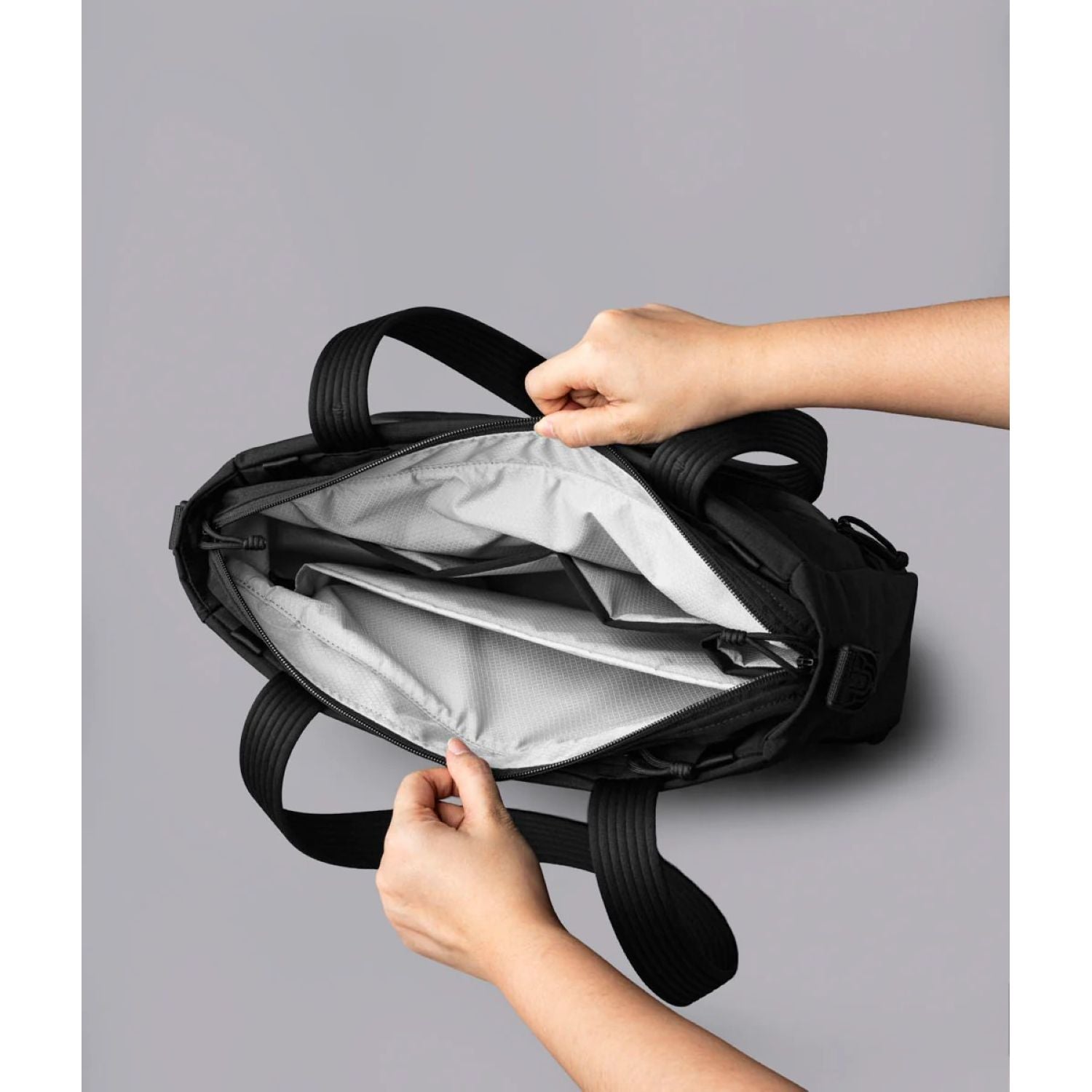 ALPAKA Bravo Tote V2 12L