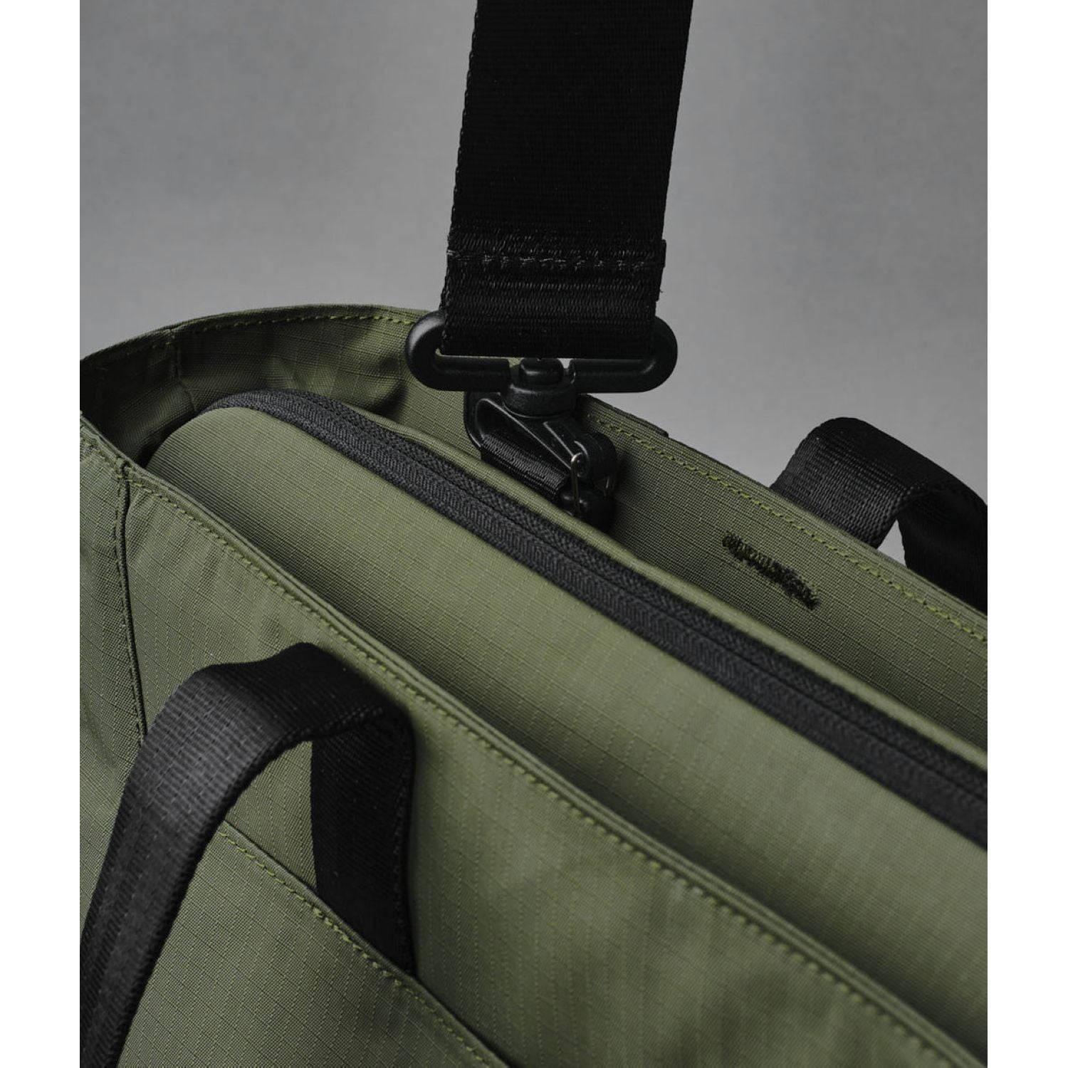 ALPAKA Crossbody Shoulder Strap