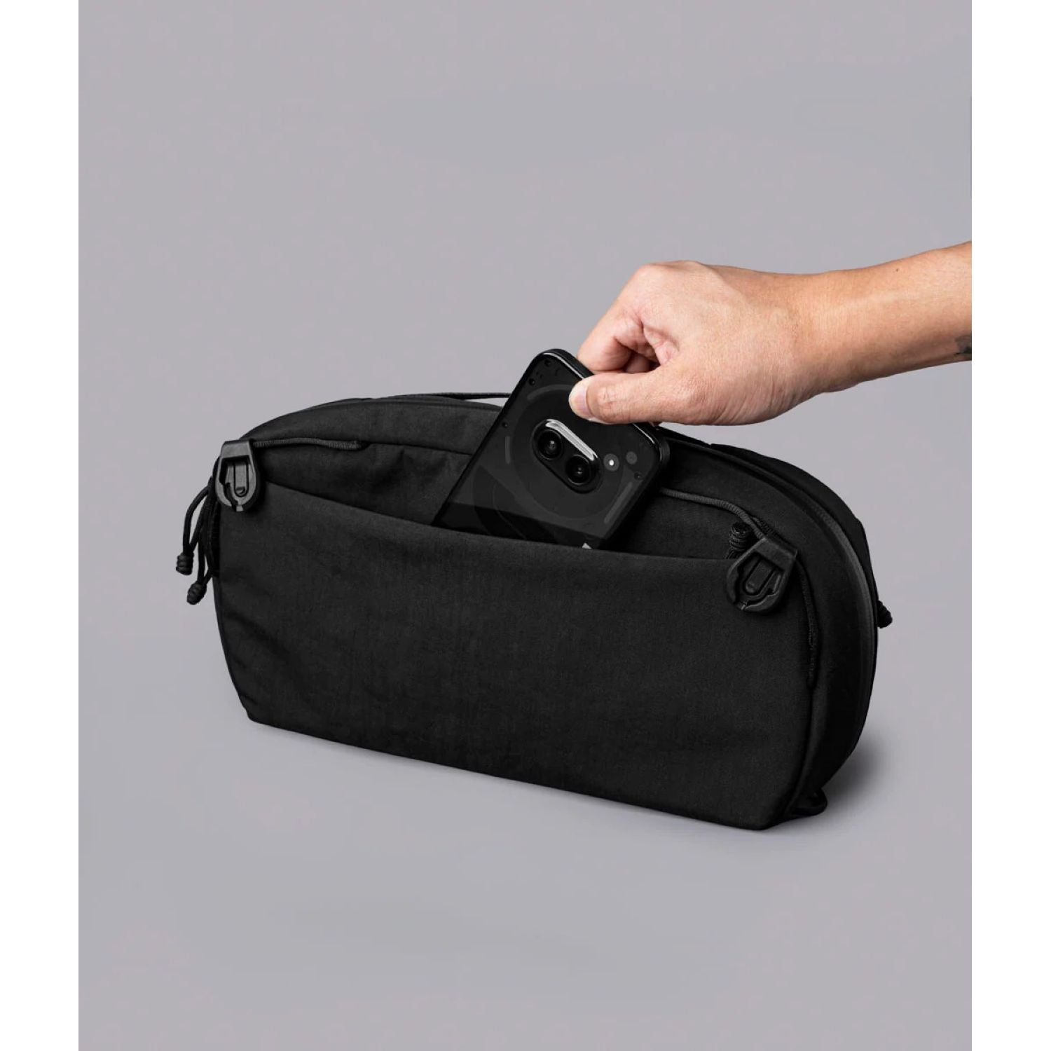 ALPAKA Eclipse Gaming Sling