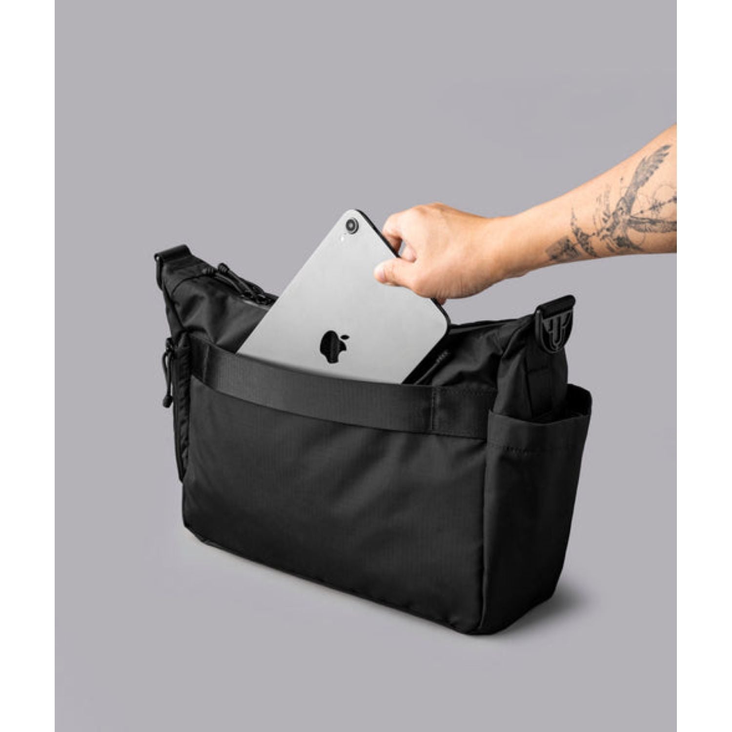 ALPAKA Flight Satchel