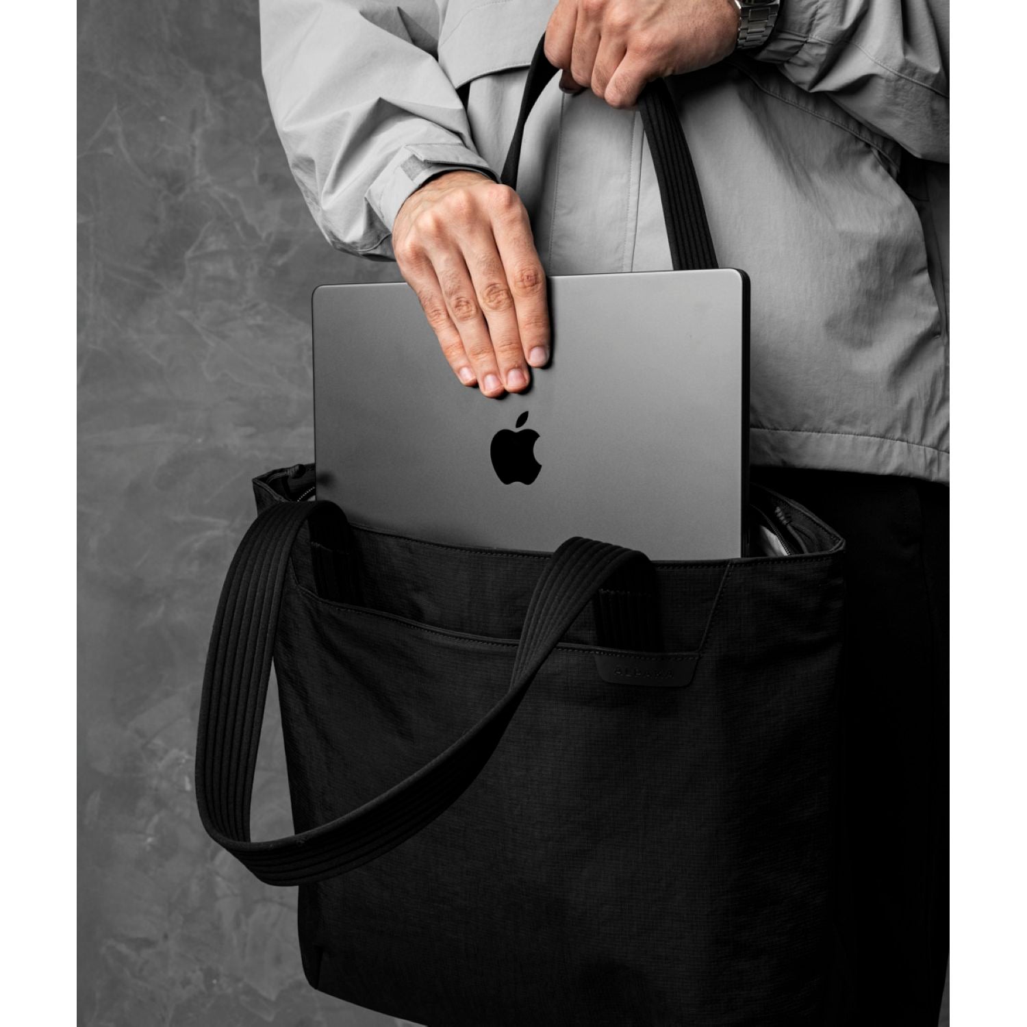 ALPAKA Flight Tote Bag (L)