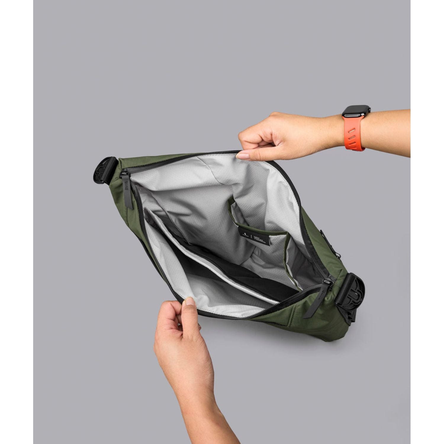 ALPAKA Flow Satchel 10L