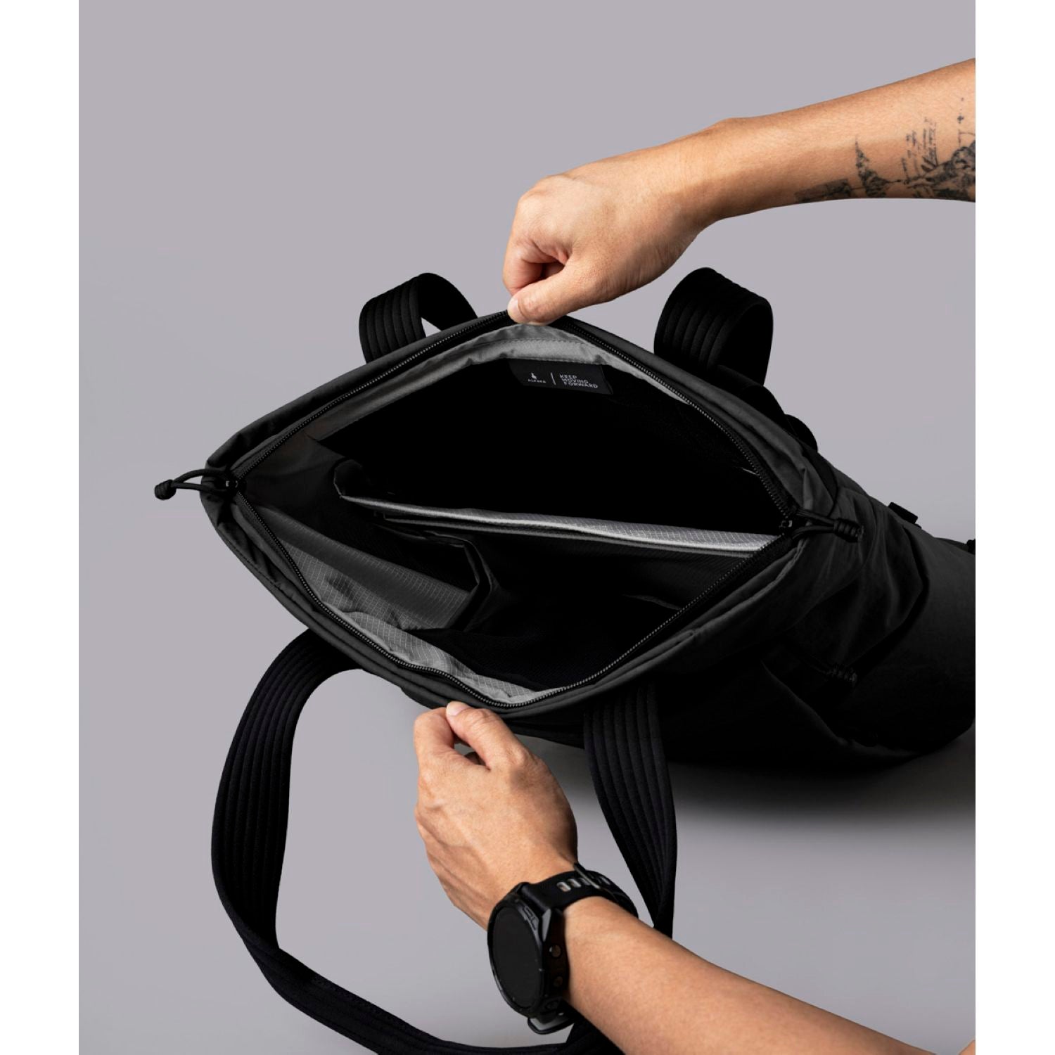 ALPAKA Flow Tote Pack