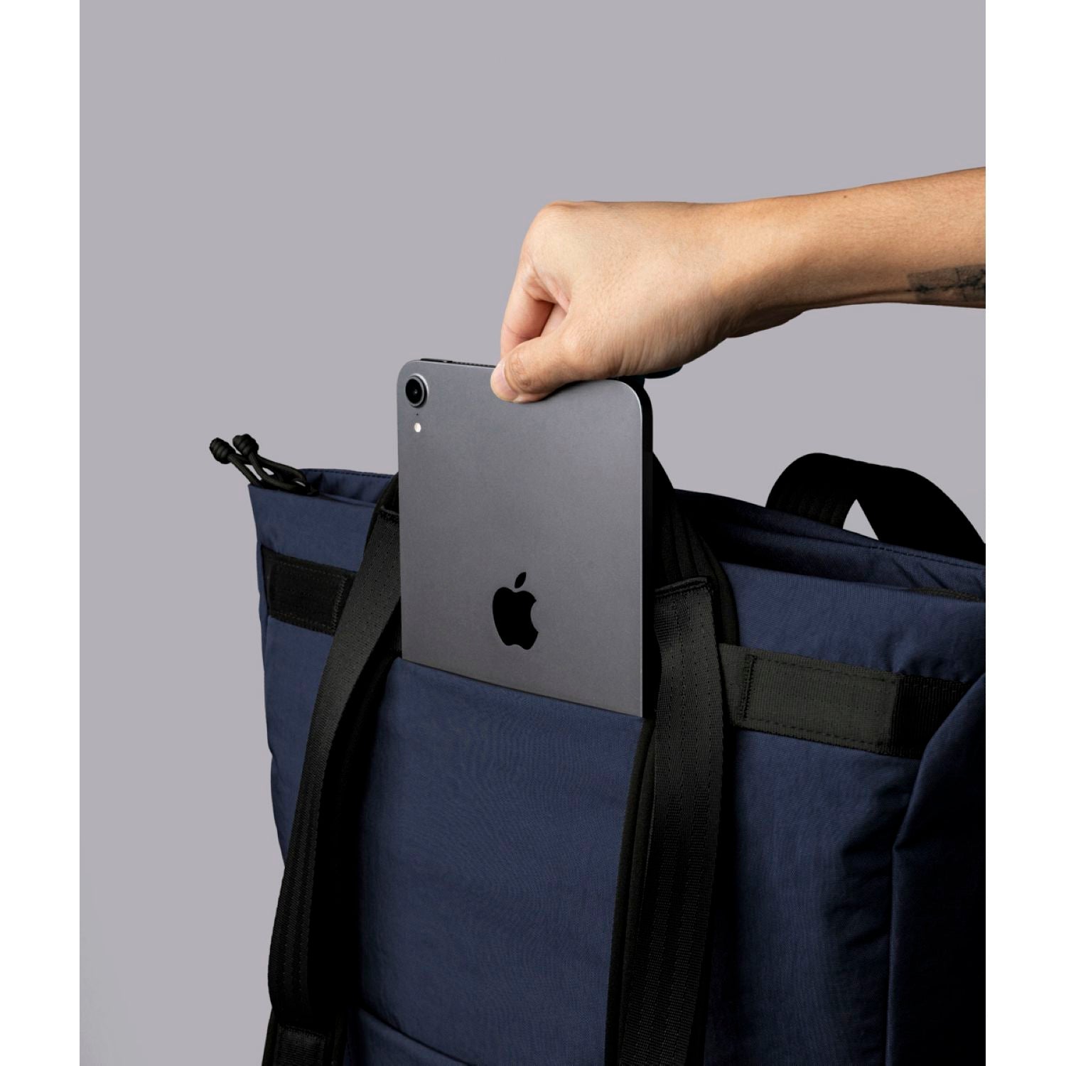 ALPAKA Flow Tote Pack