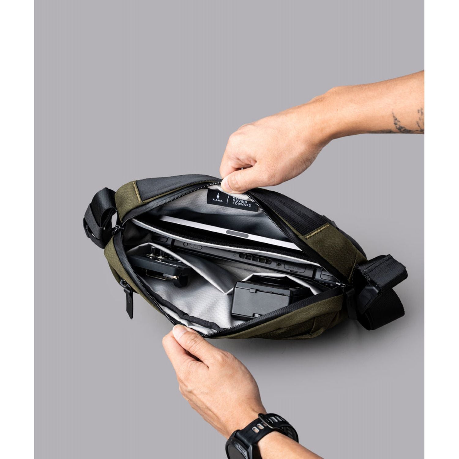 ALPAKA Go Sling Mini V2 (Maglockz Strap Buckle)