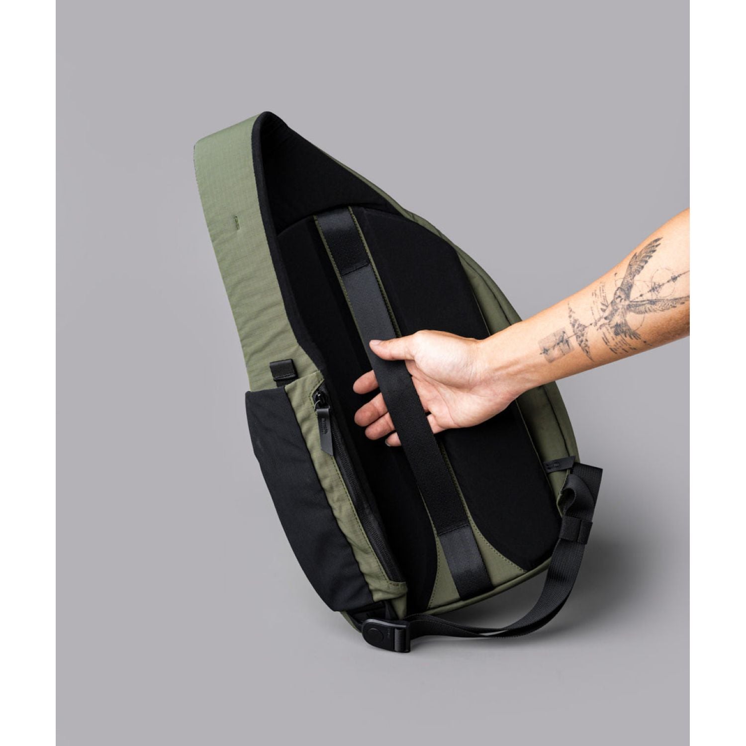 ALPAKA Metro Crossbody Right Shoulder