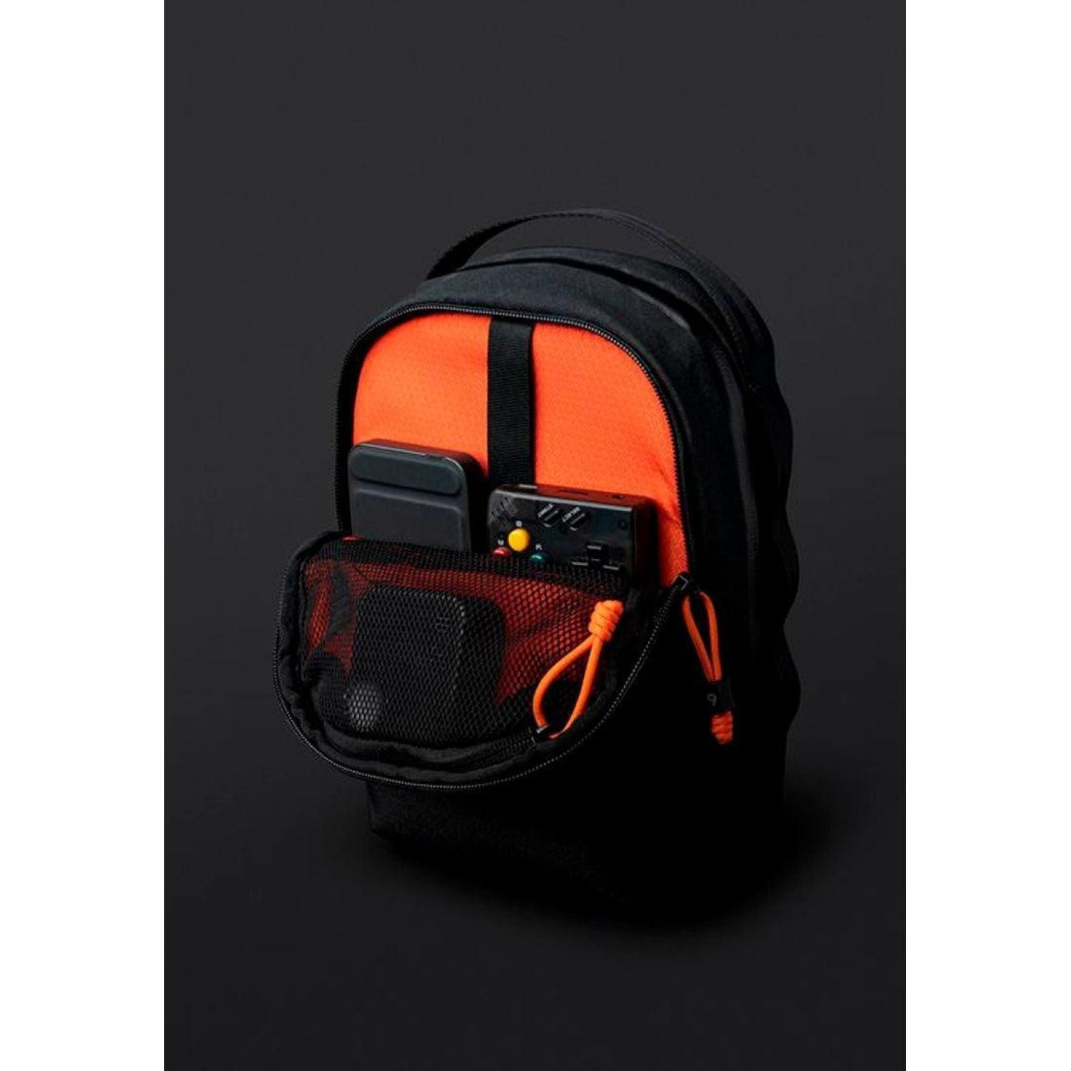 ALPAKA Metro Sling Max 9Th Anniversary Edition