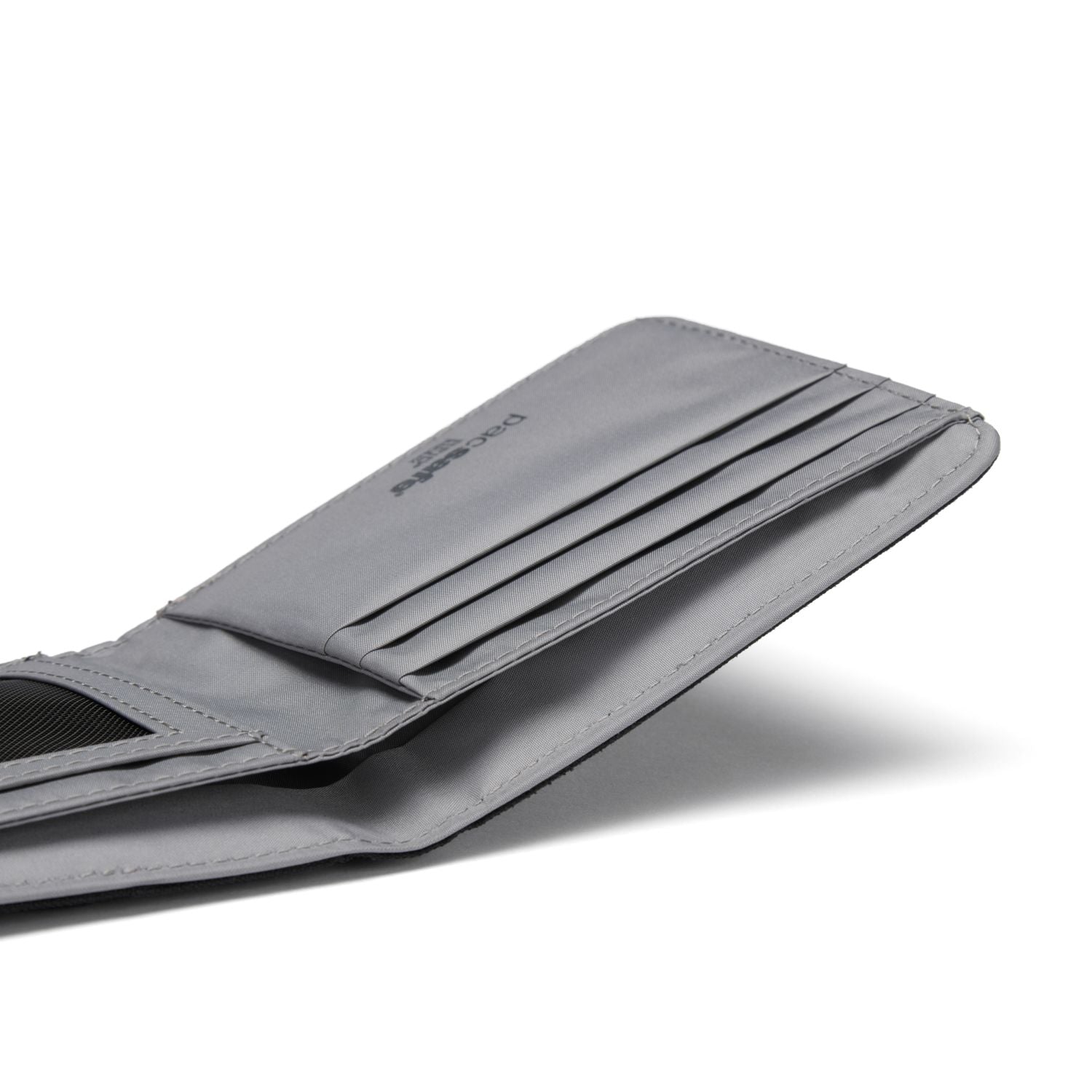 Pacsafe Rfidsafe RFID Blocking Bifold Wallet