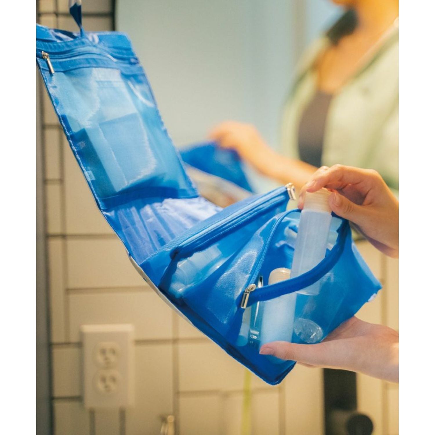 WPC Water Repellent Hanging Toiletry Kit