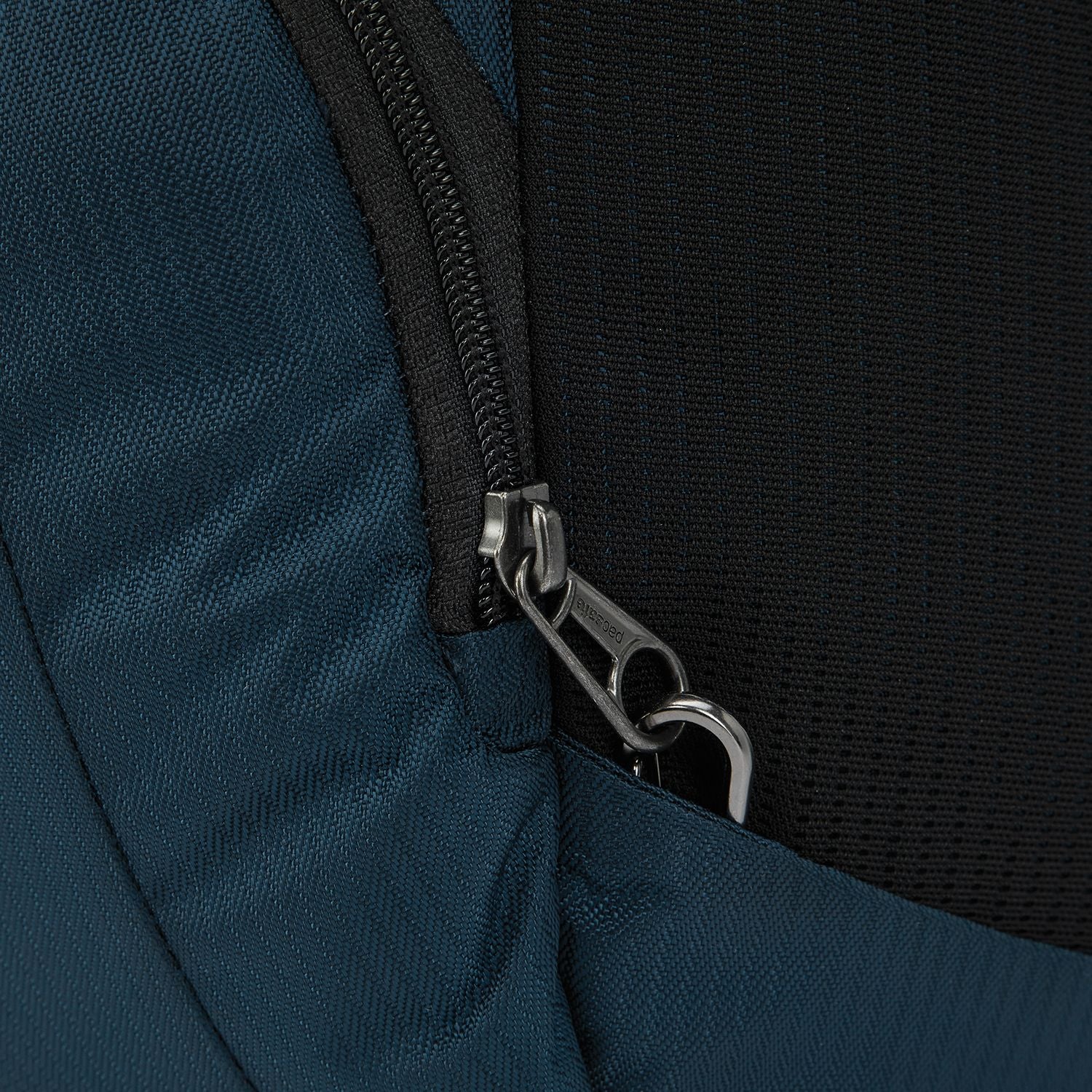 Pacsafe Metrosafe LS450 25L Backpack
