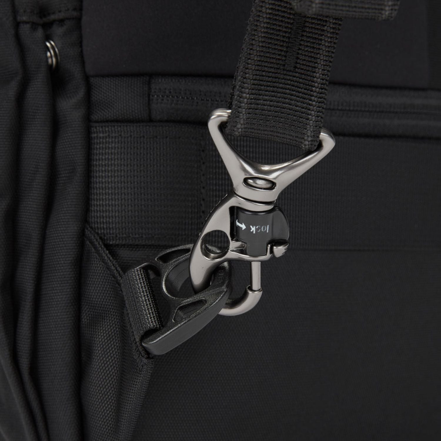 Pacsafe Metrosafe X 20L Backpack (SA)