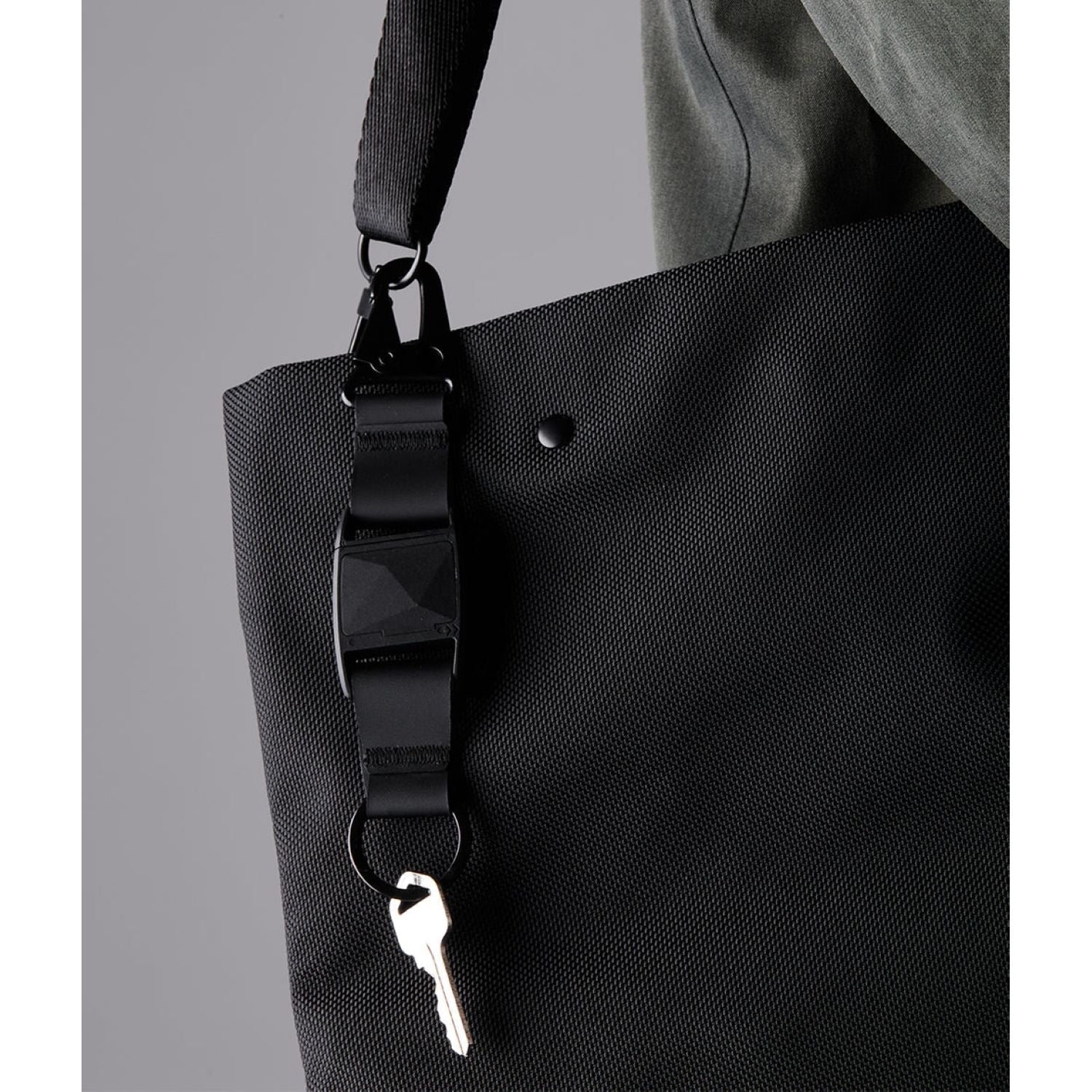 ALPAKA Maglockz Key Chain