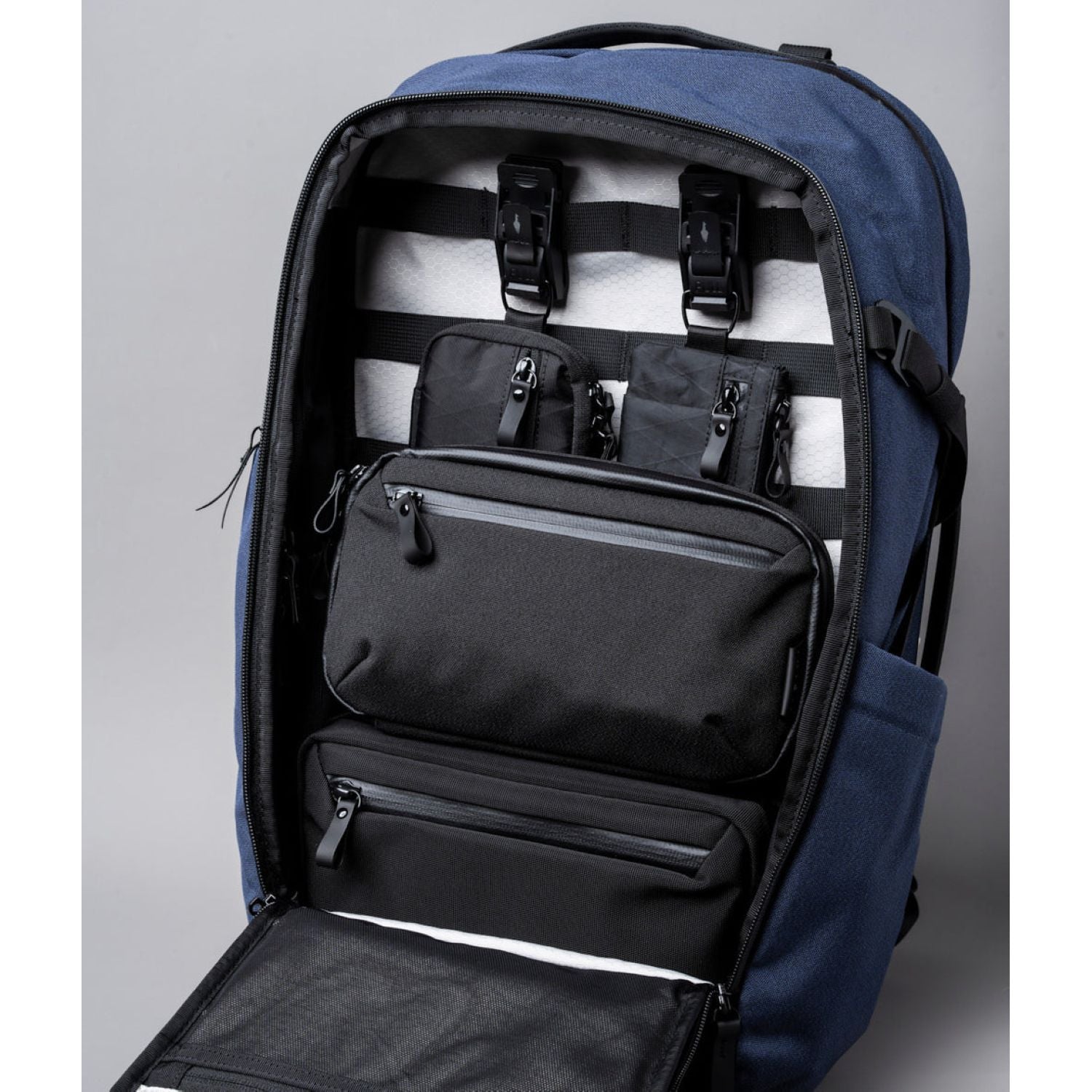 ALPAKA Elements Travel (35L) Axoflux 600D Backpack + Removable Waist Strap