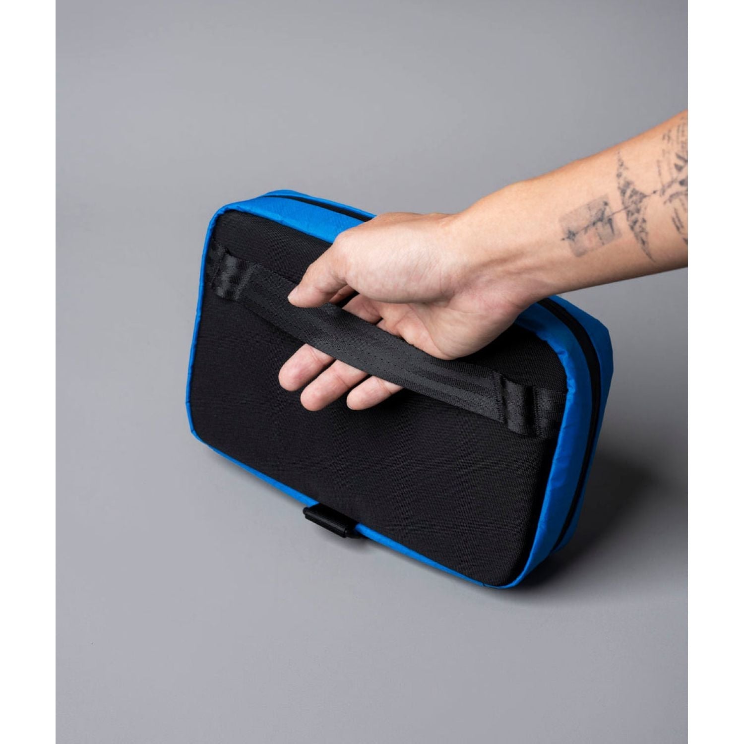 Buy ALPAKA Elements Tech Case V2 X-Pac VX21 in Singapore