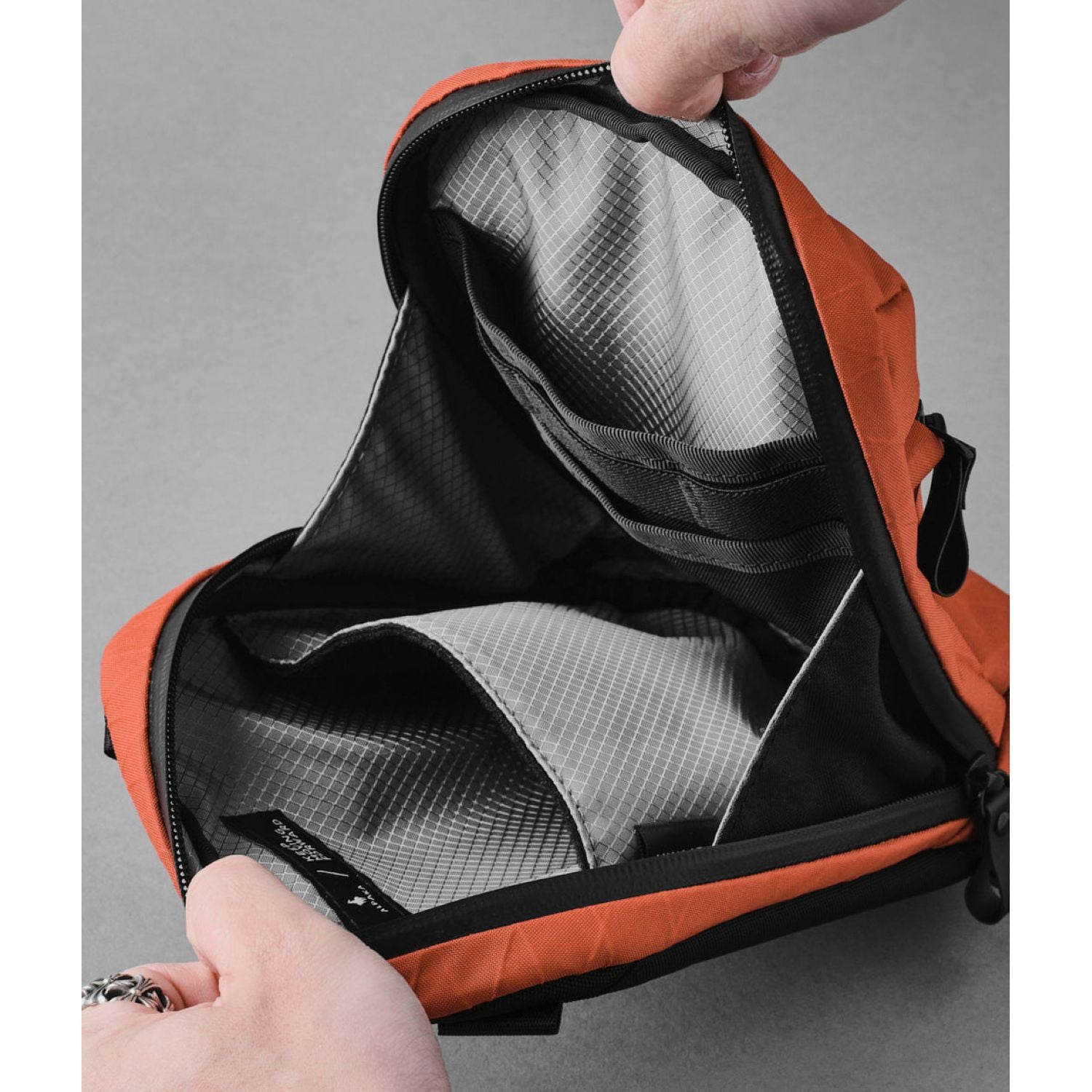 ALPAKA Vertical Sling (X-Pac)