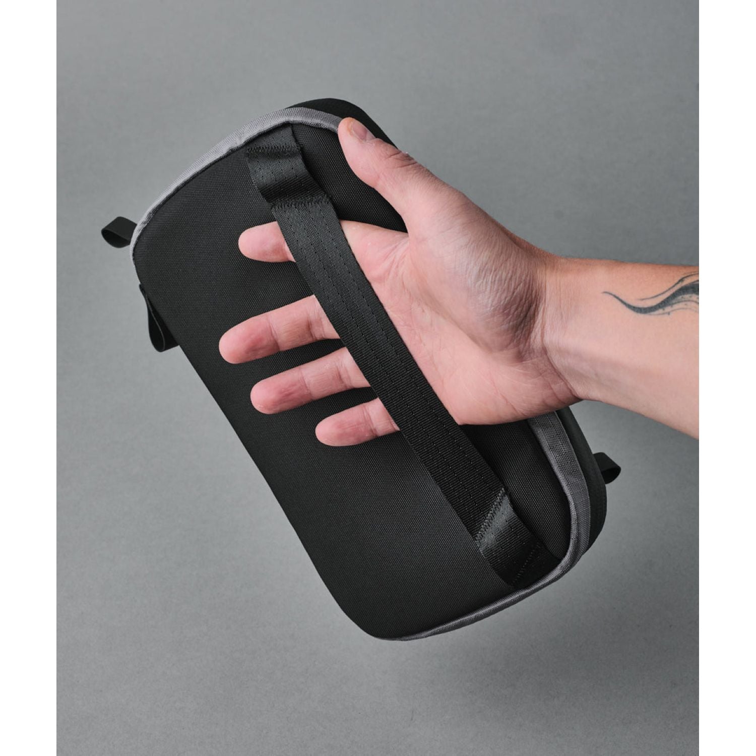 ALPAKA Elements Tech Case Sling Mini (SA)