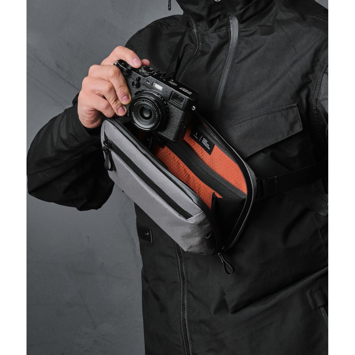 ALPAKA Elements Tech Case Sling Mini (SA)