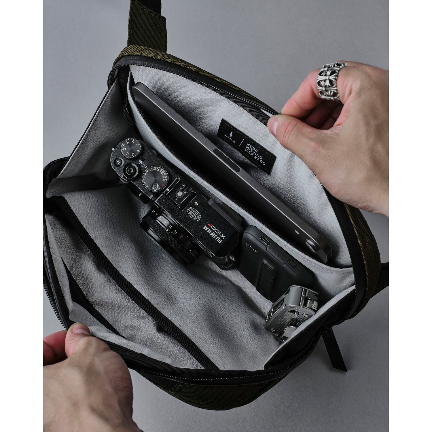 ALPAKA BRAVO WAIST PACK ネイビー Bravo Waist Pack - $59.25 | RE:CARRY