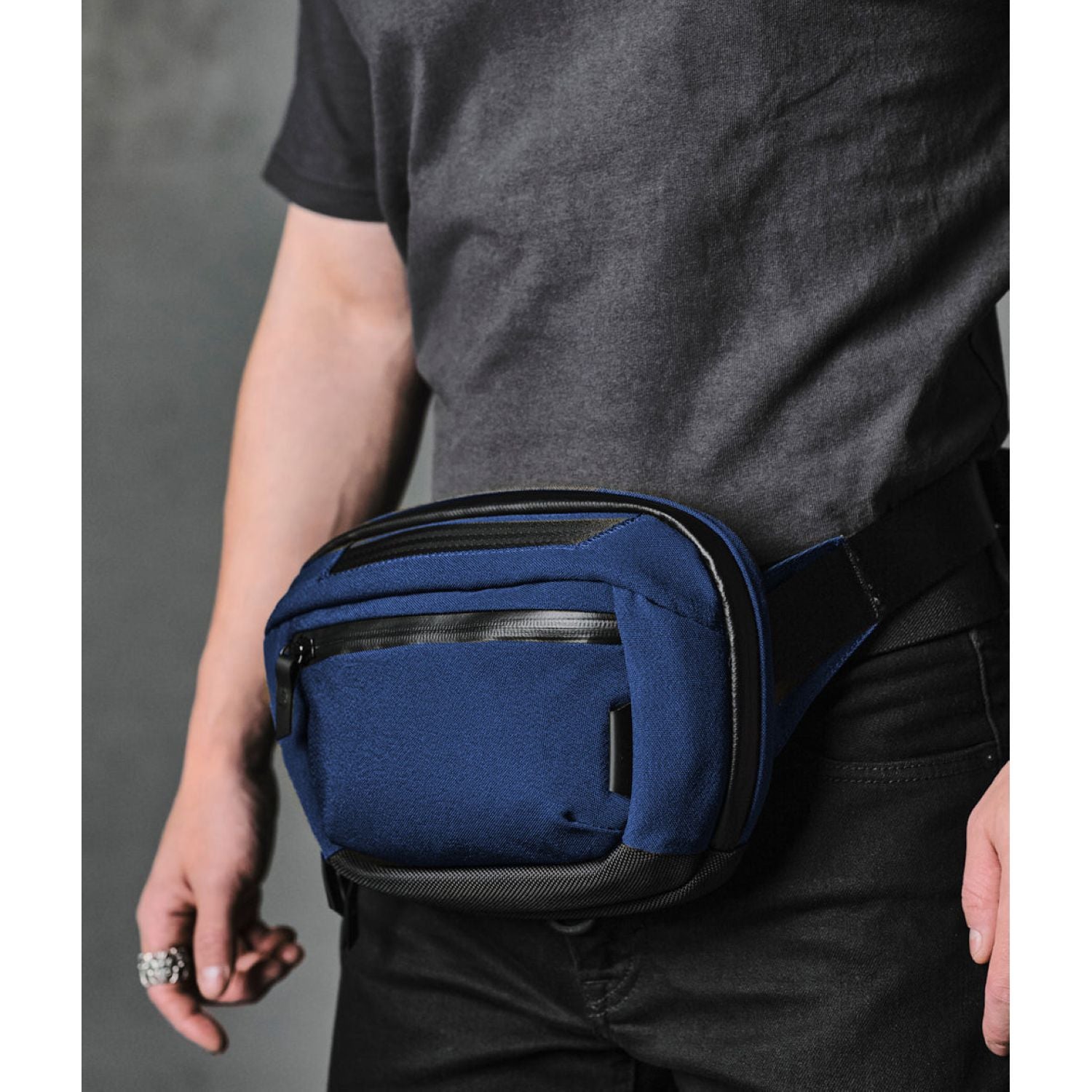 ALPAKA BRAVO WAIST PACK ネイビー Buy ALPAKA Bravo Waist Pack in Singapore & Malaysia - The Wallet Shop