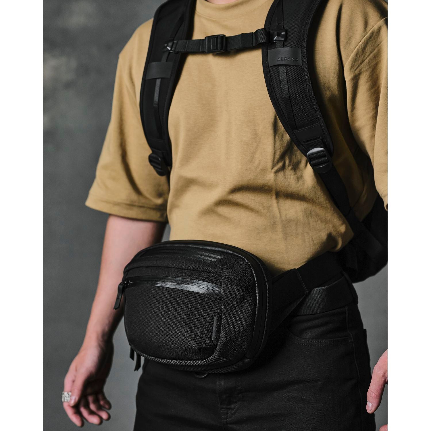 ALPAKA BRAVO WAIST PACK ネイビー Buy ALPAKA Bravo Waist Pack in Singapore & Malaysia - The Wallet Shop