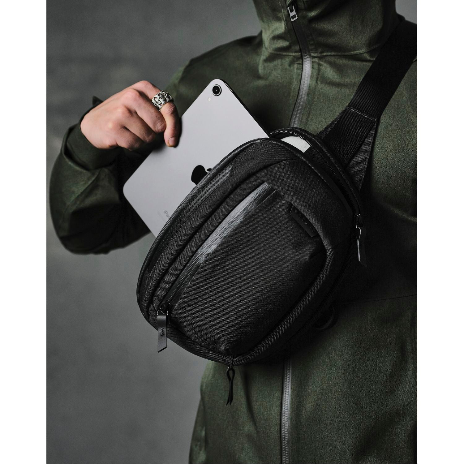 Buy ALPAKA Bravo Waist Pack in Singapore & Malaysia - The Wallet Shop