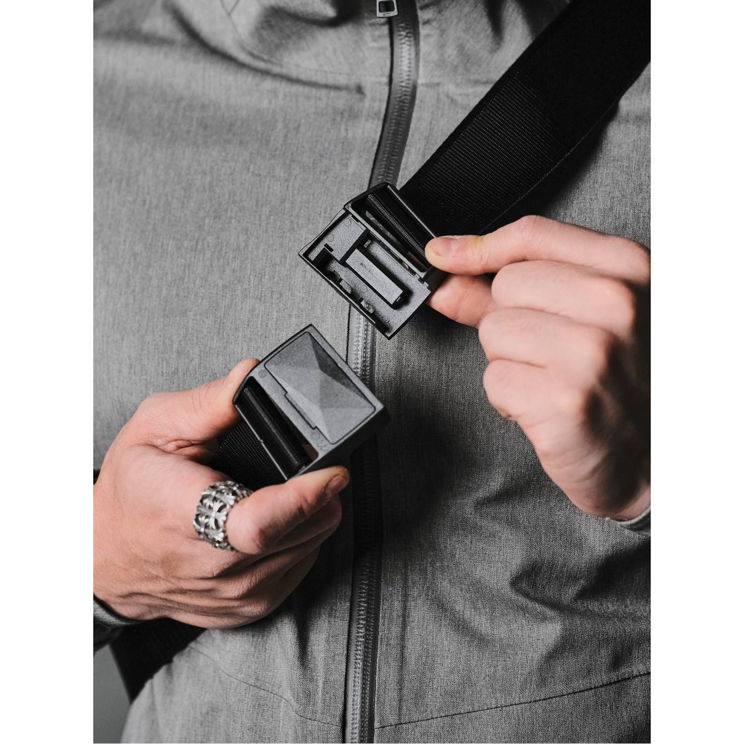 ALPAKA BRAVO WAIST PACK ネイビー Buy ALPAKA Bravo Waist Pack in Singapore & Malaysia - The Wallet Shop