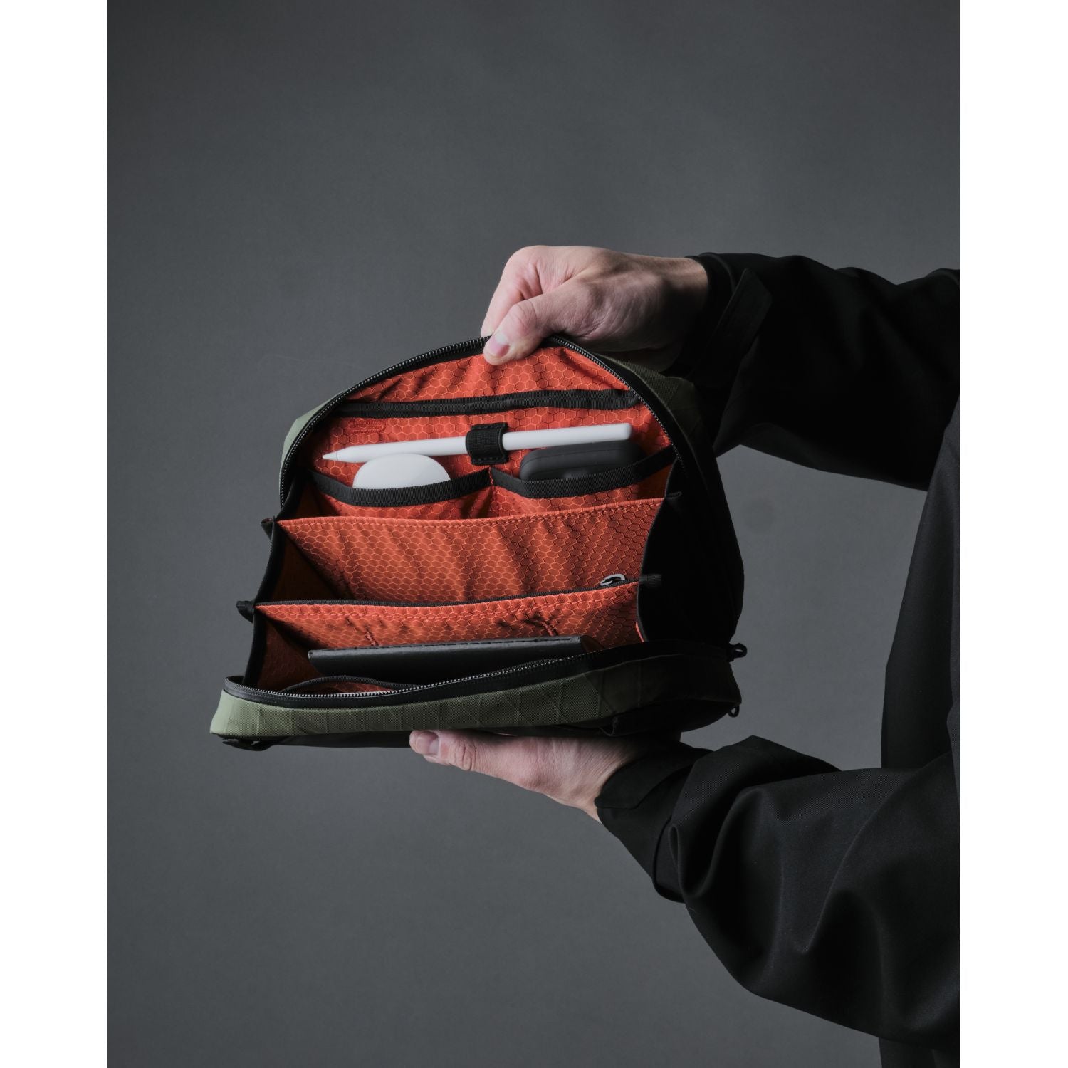 ALPAKA Elements Tech Case Sling