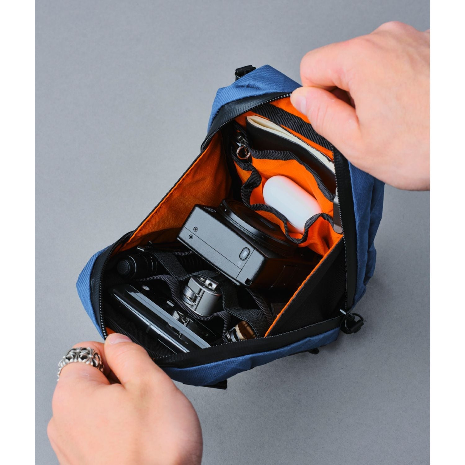 ALPAKA Metro Sling (X-Pac)