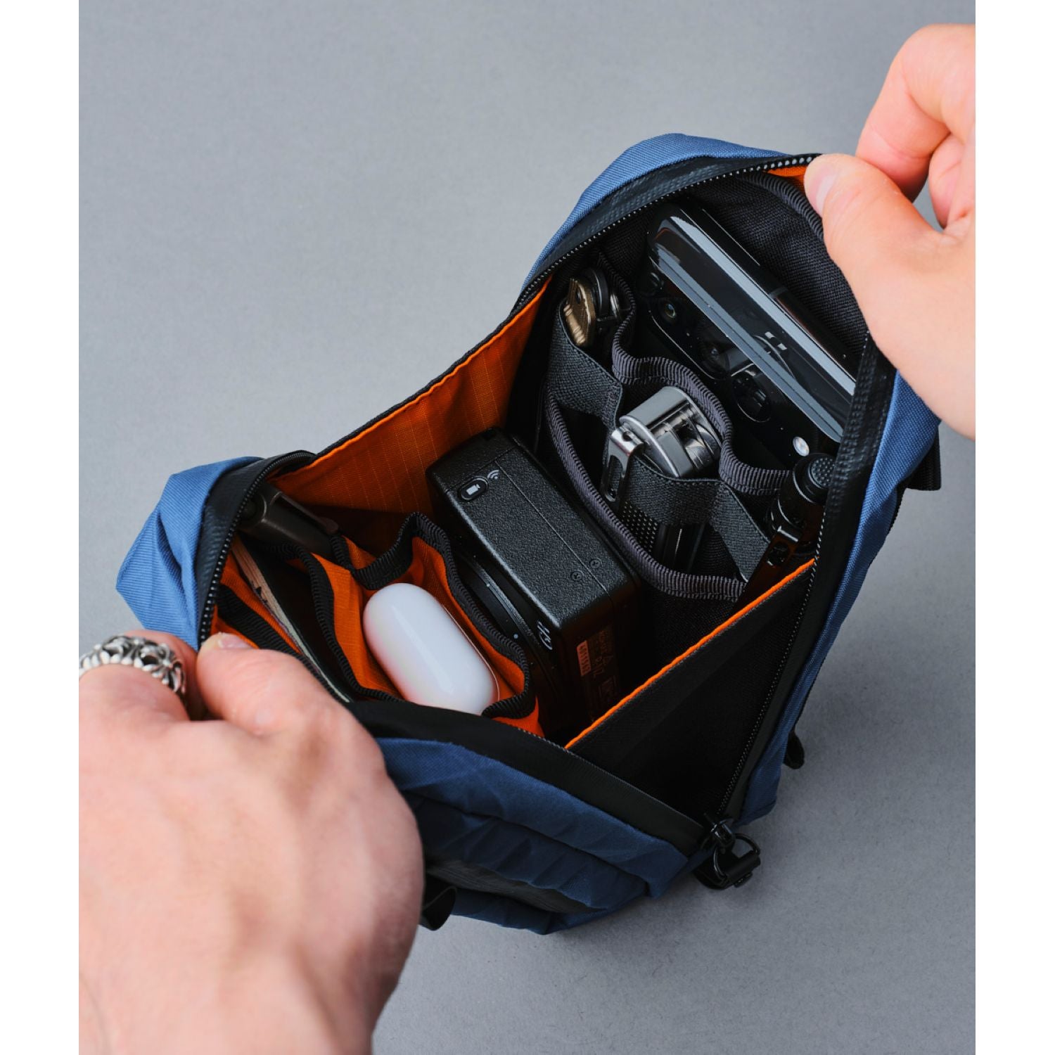 ALPAKA Metro Sling (X-Pac)