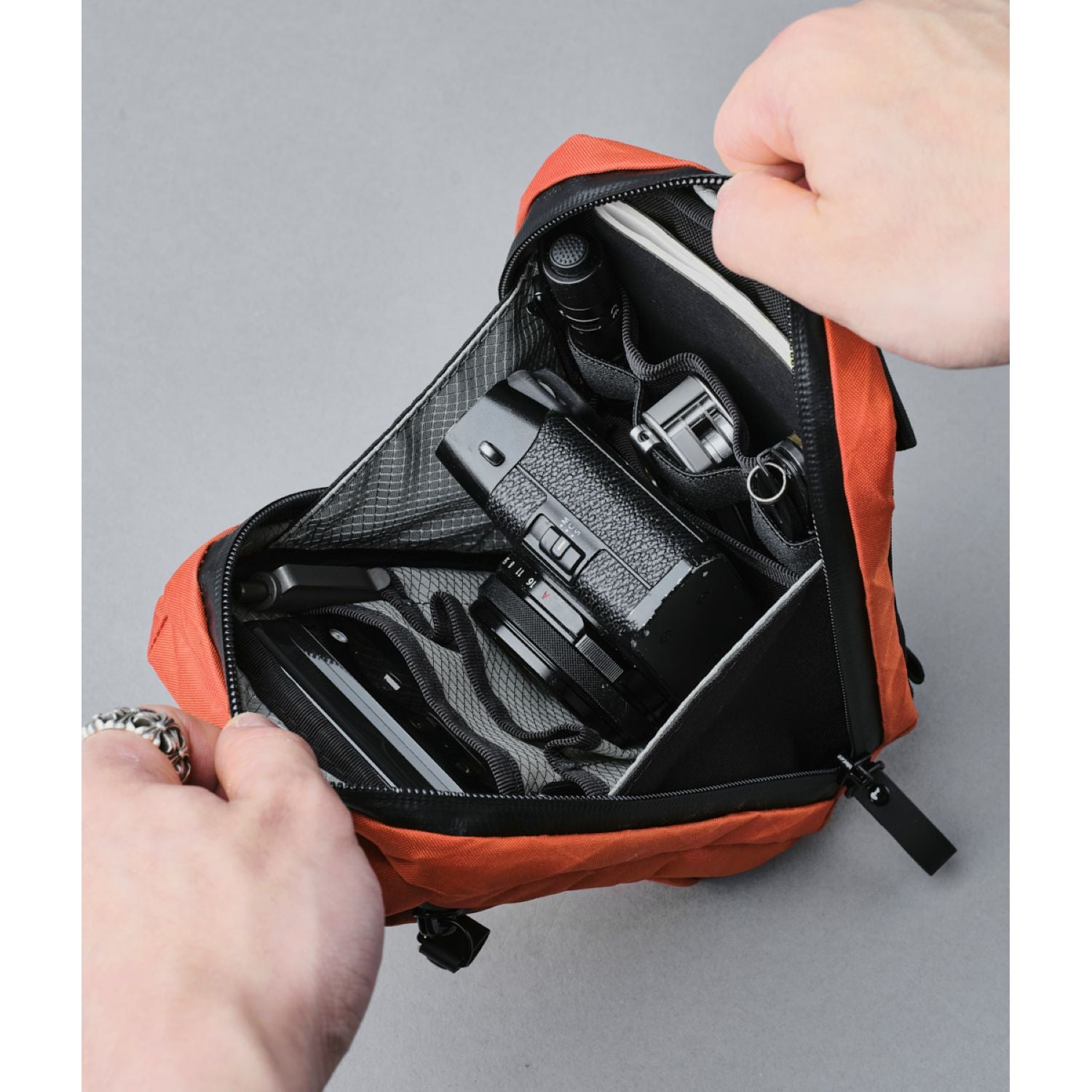 ALPAKA Metro Sling (X-Pac)