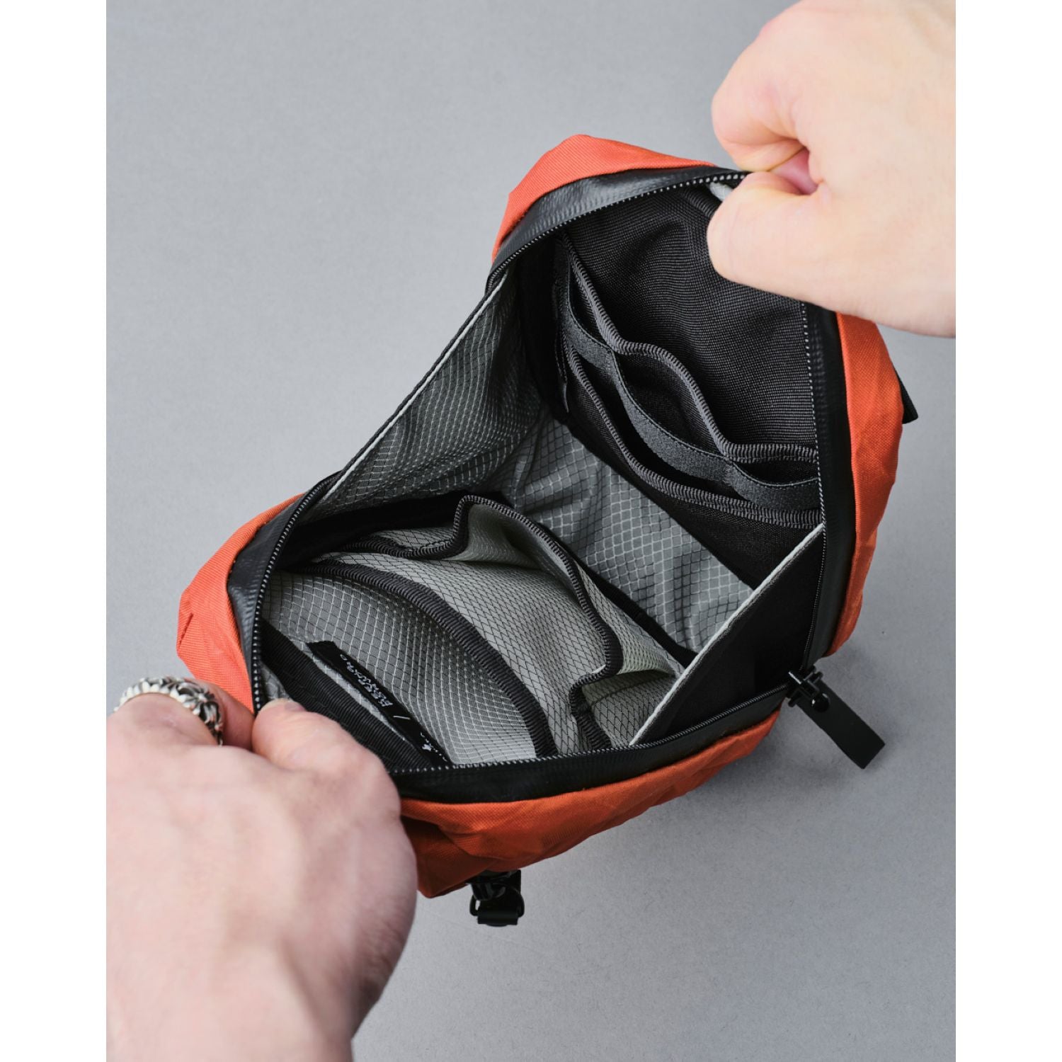 ALPAKA Metro Sling (X-Pac)