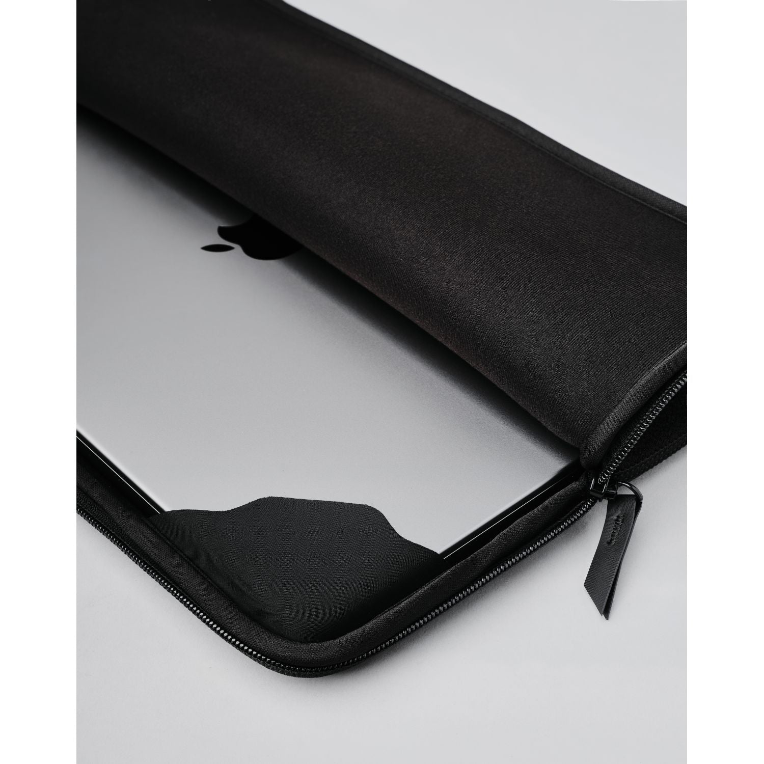 ALPAKA Slim Laptop Sleeve 14"