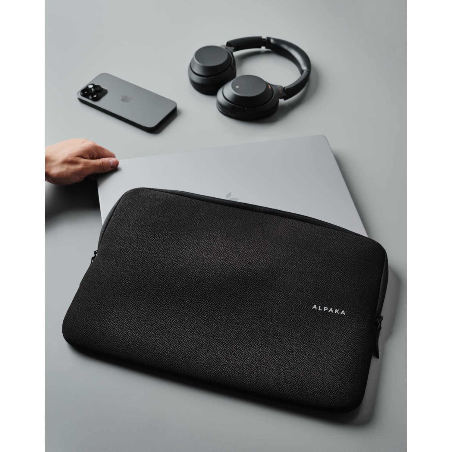 ALPAKA Slim Laptop Sleeve 16"