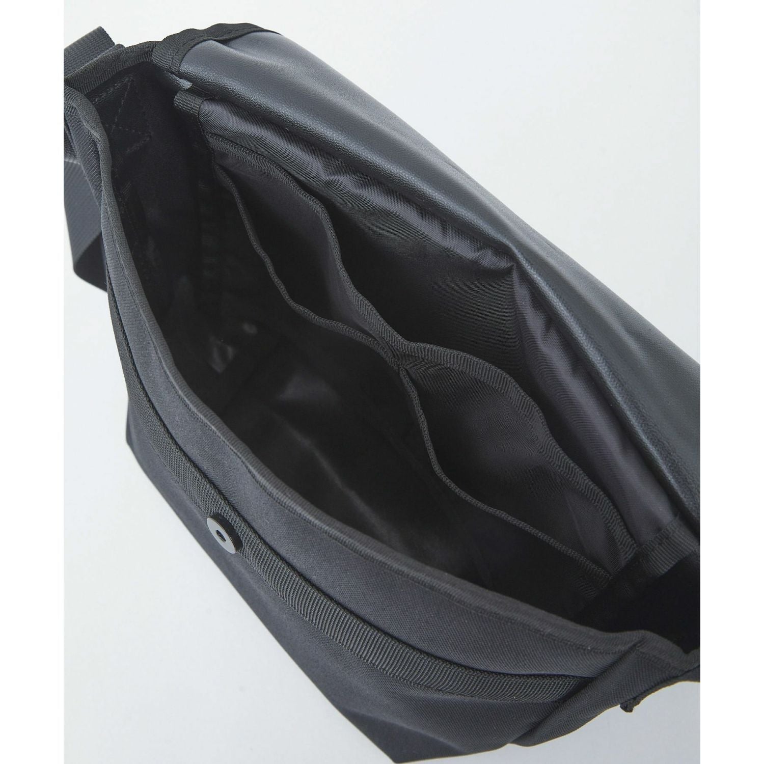 Anello Kuro Mini Messenger Bag