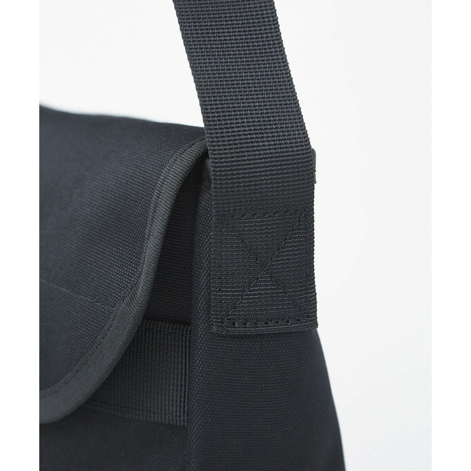 Anello Kuro Mini Messenger Bag