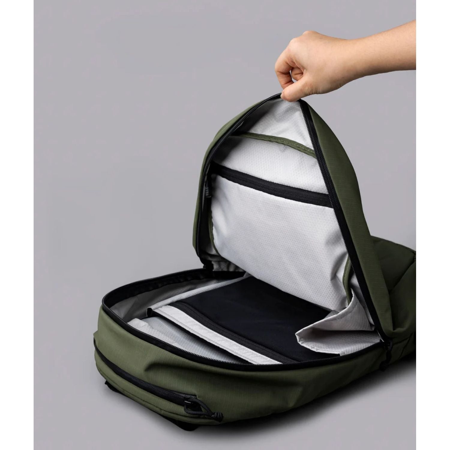 ALPAKA Aero Backpack Lite 16L
