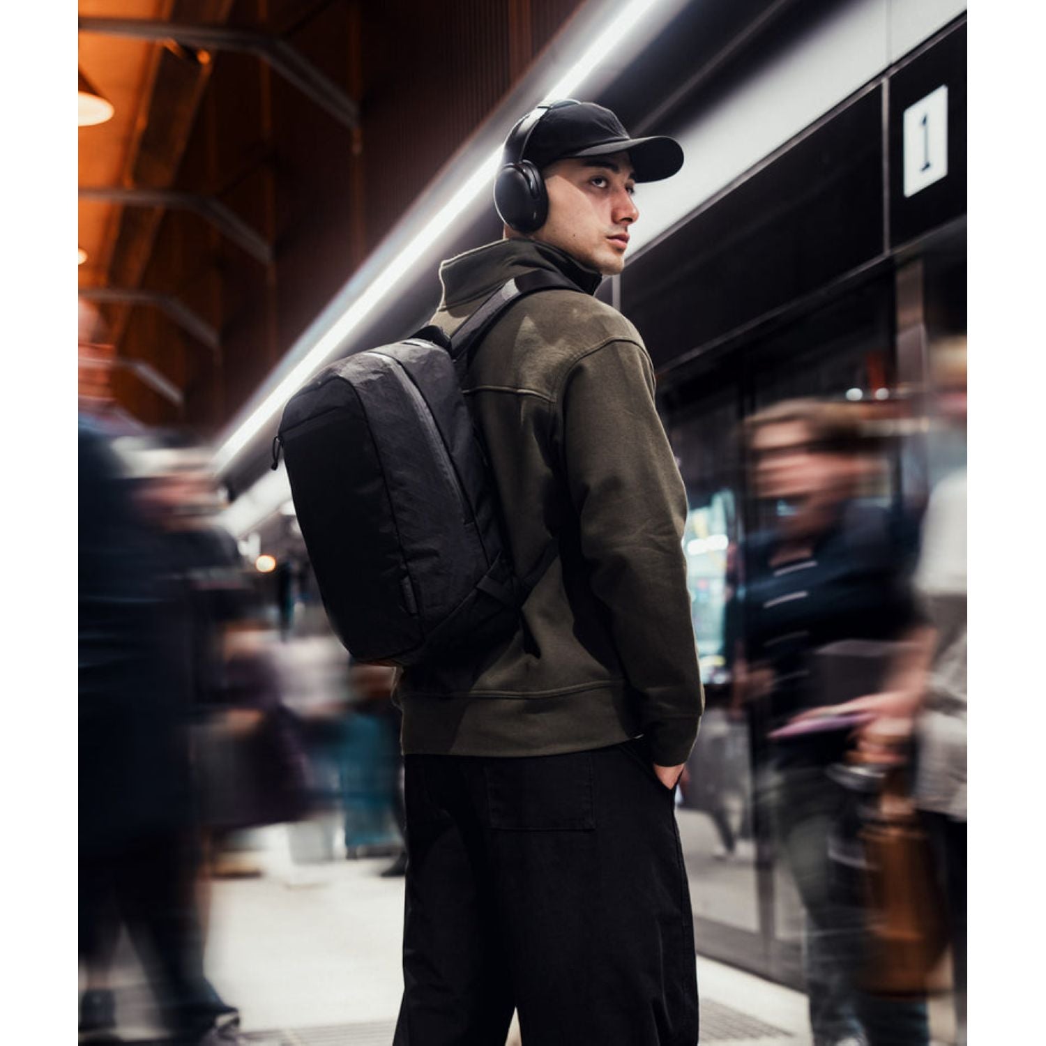 ALPAKA Aero Backpack Lite 16L