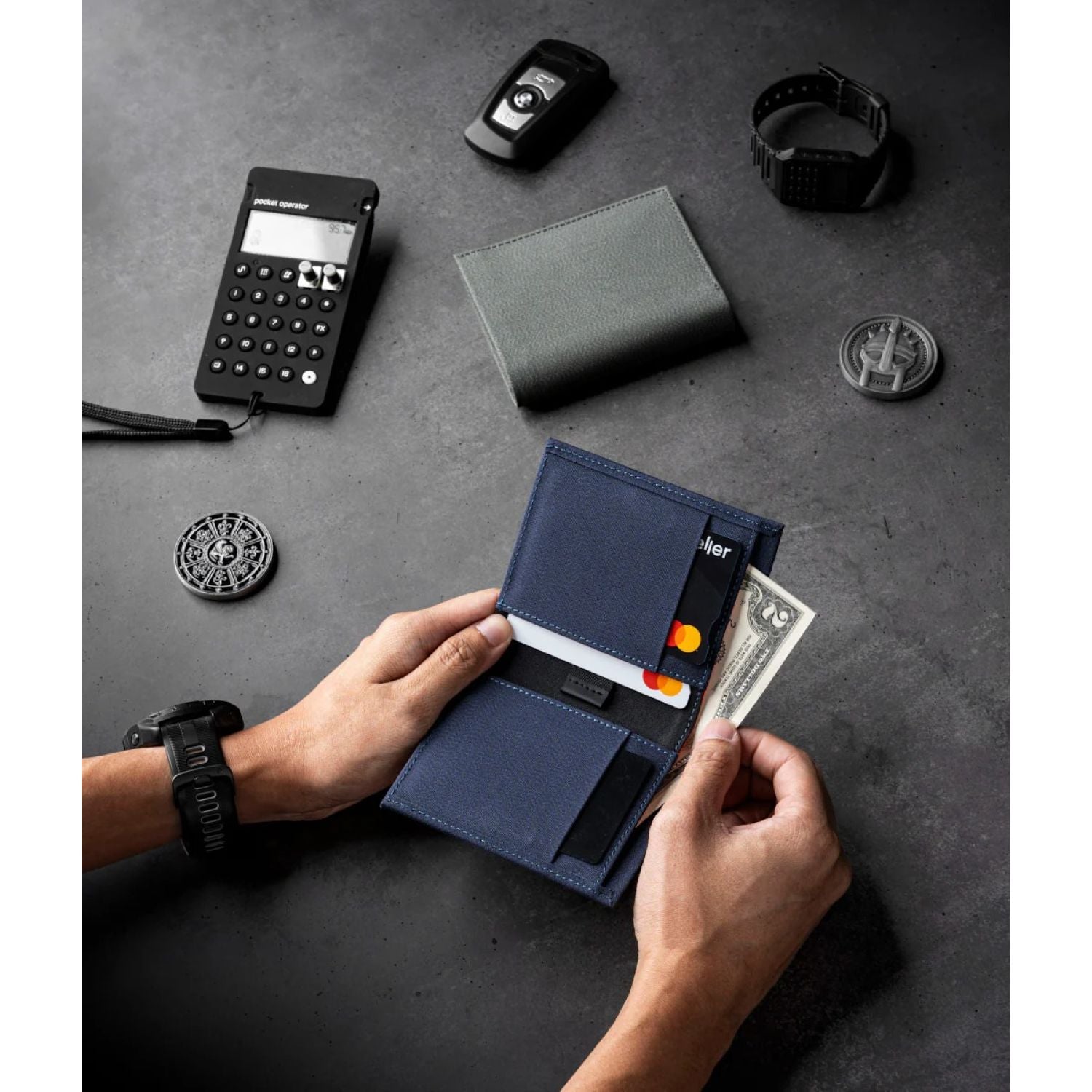 ALPAKA Bifold Cash Wallet